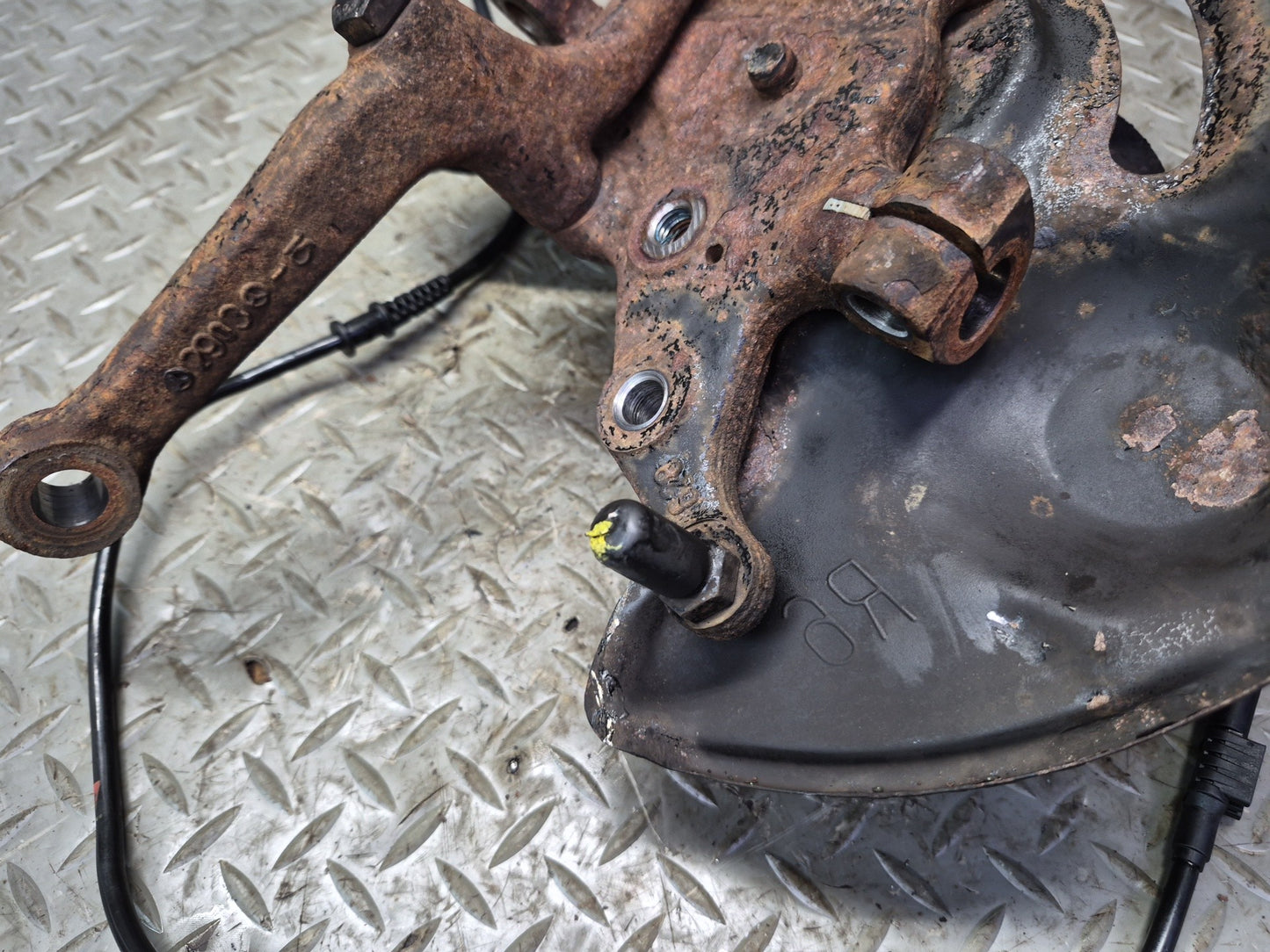 96-02 Mercedes R129 SL500 SL600 Front Left Spindle Knuckle Wheel Hub Bearing OEM