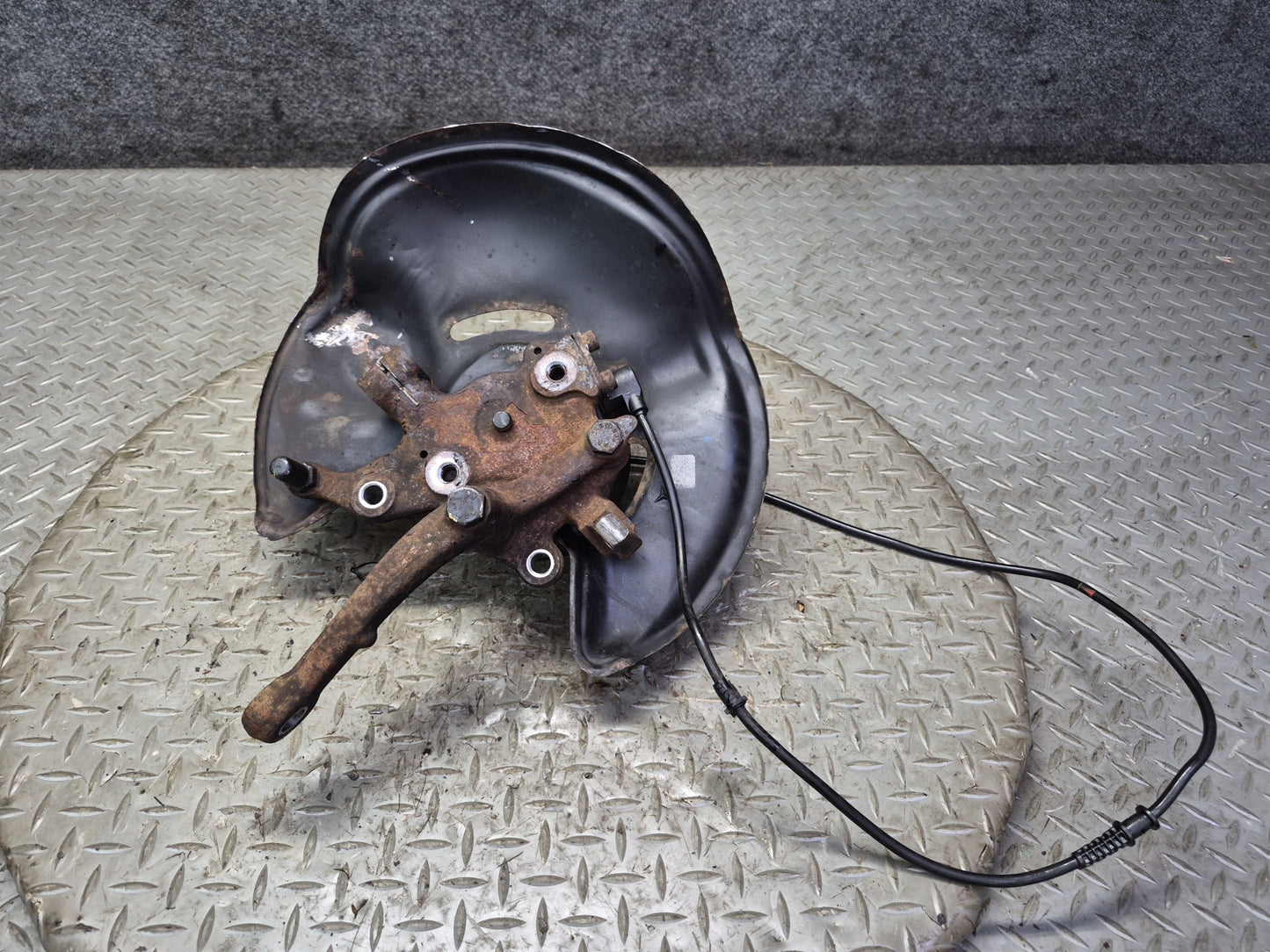 96-02 Mercedes R129 SL500 Front Right Spindle Knuckle Wheel Hub Bearing OEM
