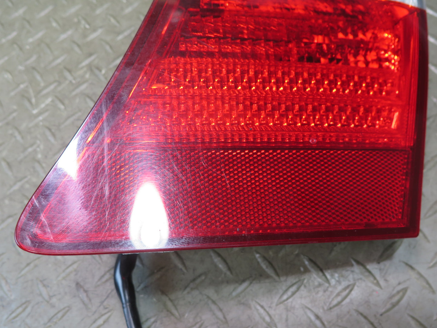 08-09 Lexus UVF46L LS600h Set of 2 Rear Left & Right Inner Tail Light Lamp OEM