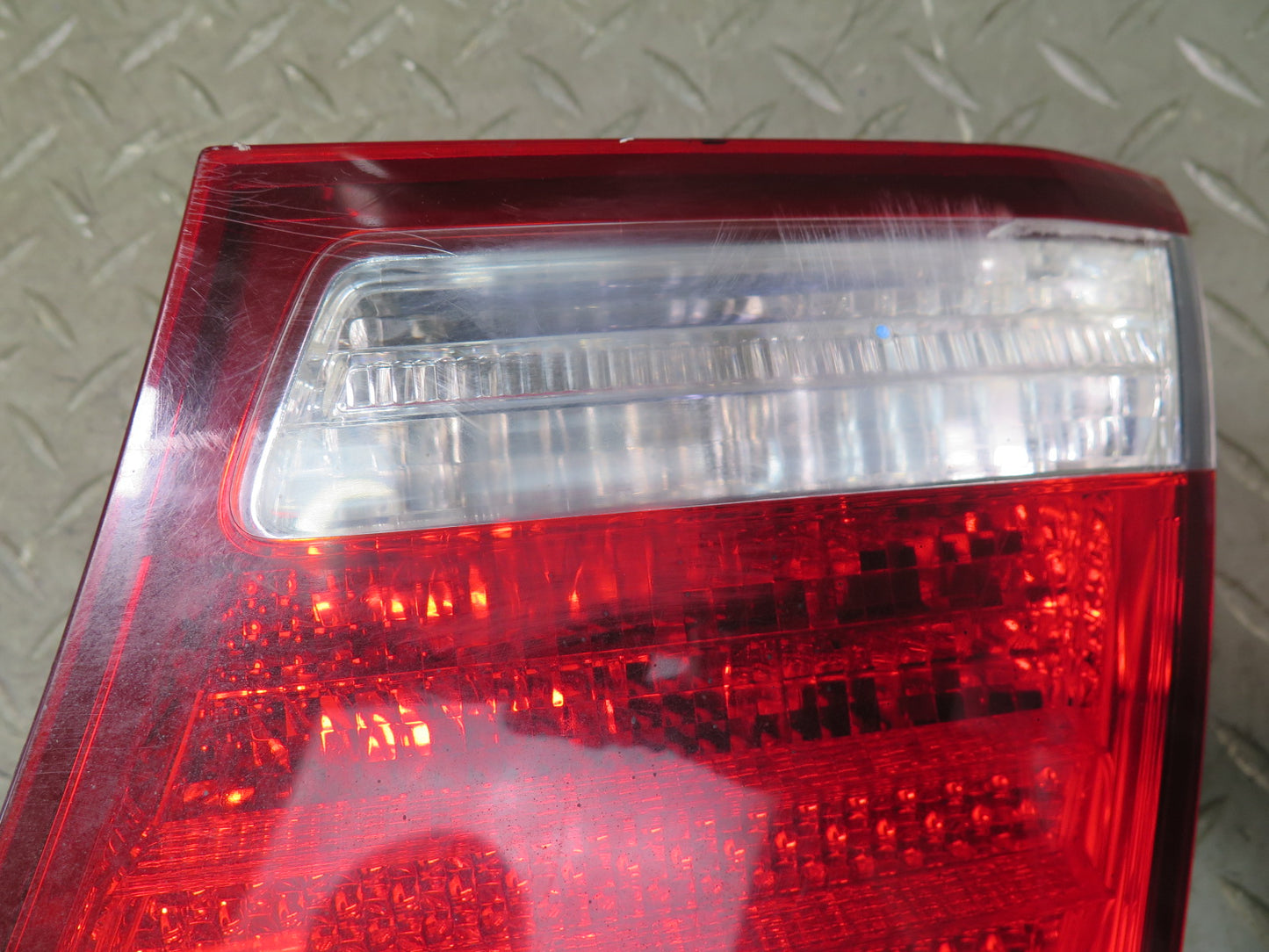 08-09 Lexus UVF46L LS600h Set of 2 Rear Left & Right Inner Tail Light Lamp OEM