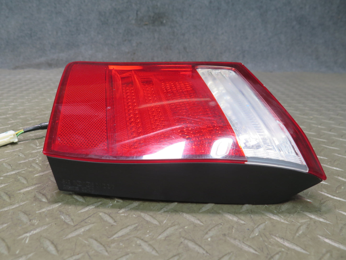 08-09 Lexus UVF46L LS600h Set of 2 Rear Left & Right Inner Tail Light Lamp OEM