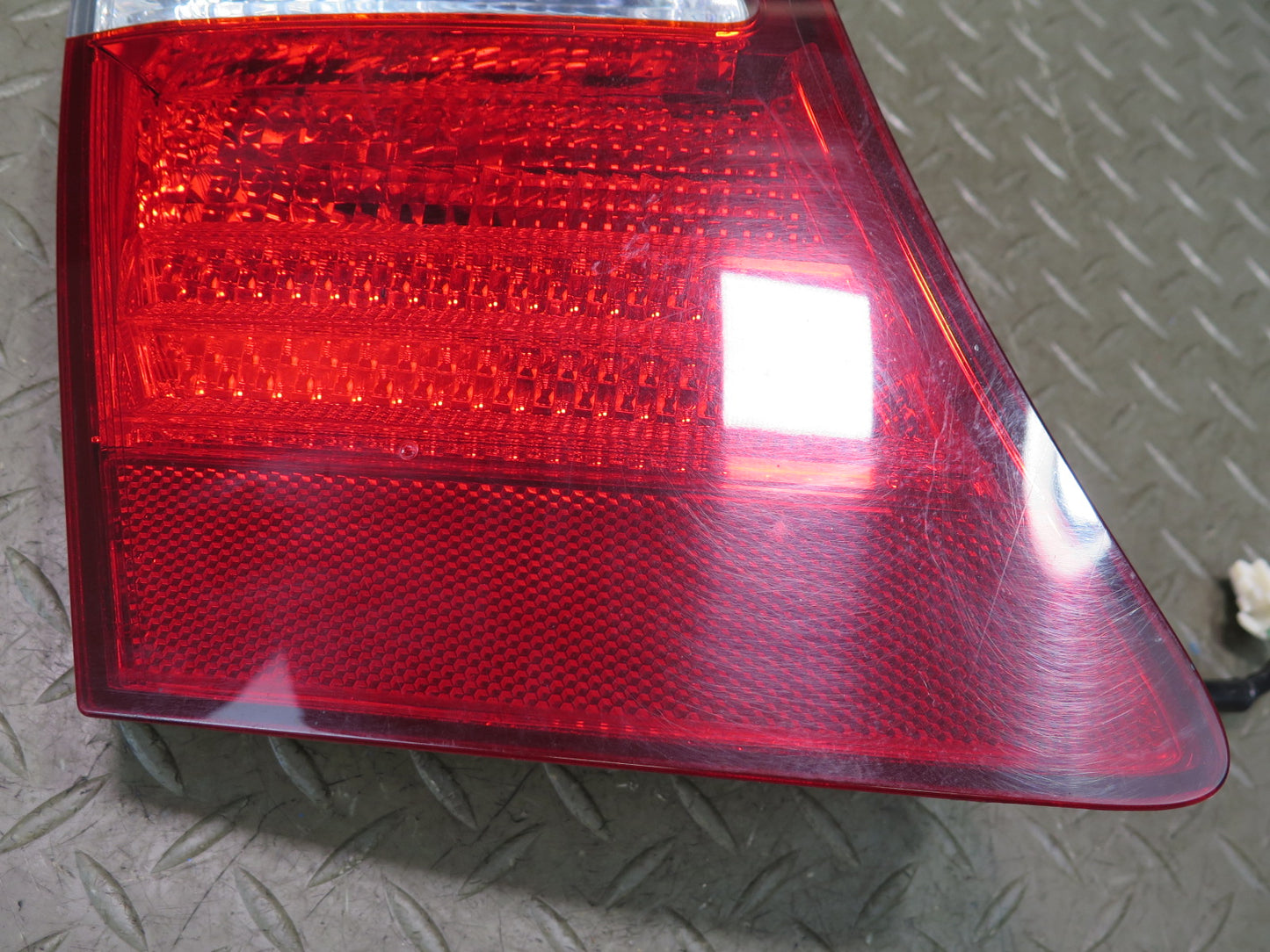 08-09 Lexus UVF46L LS600h Set of 2 Rear Left & Right Inner Tail Light Lamp OEM