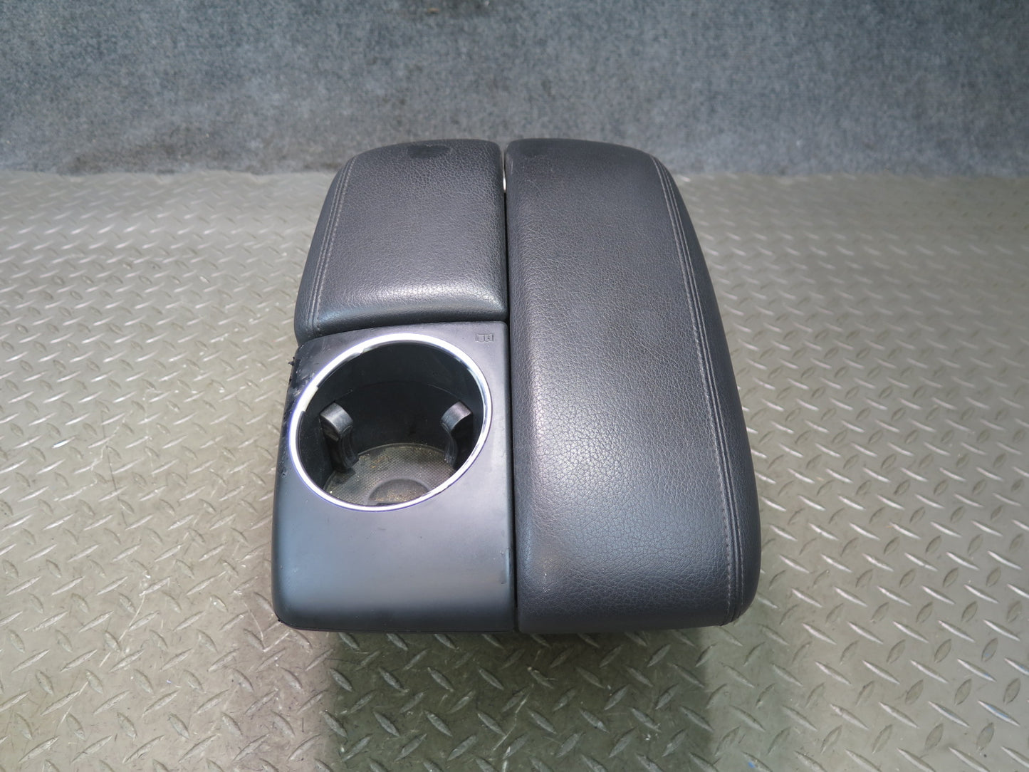 07-15 Audi Q7 4L Center Console Armrest Lid Storage w CUP Holder Black OEM