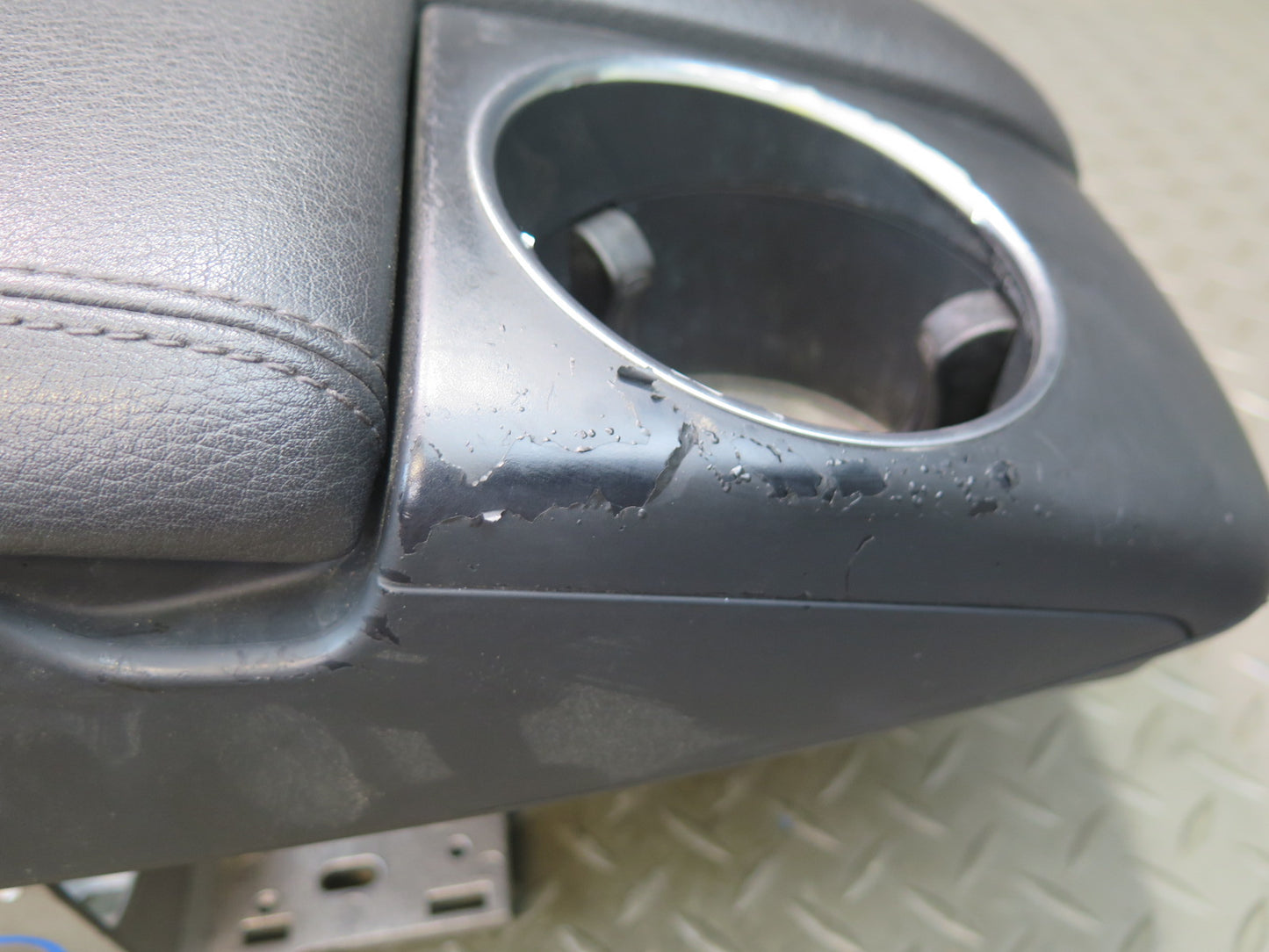 07-15 Audi Q7 4L Center Console Armrest Lid Storage w CUP Holder Black OEM