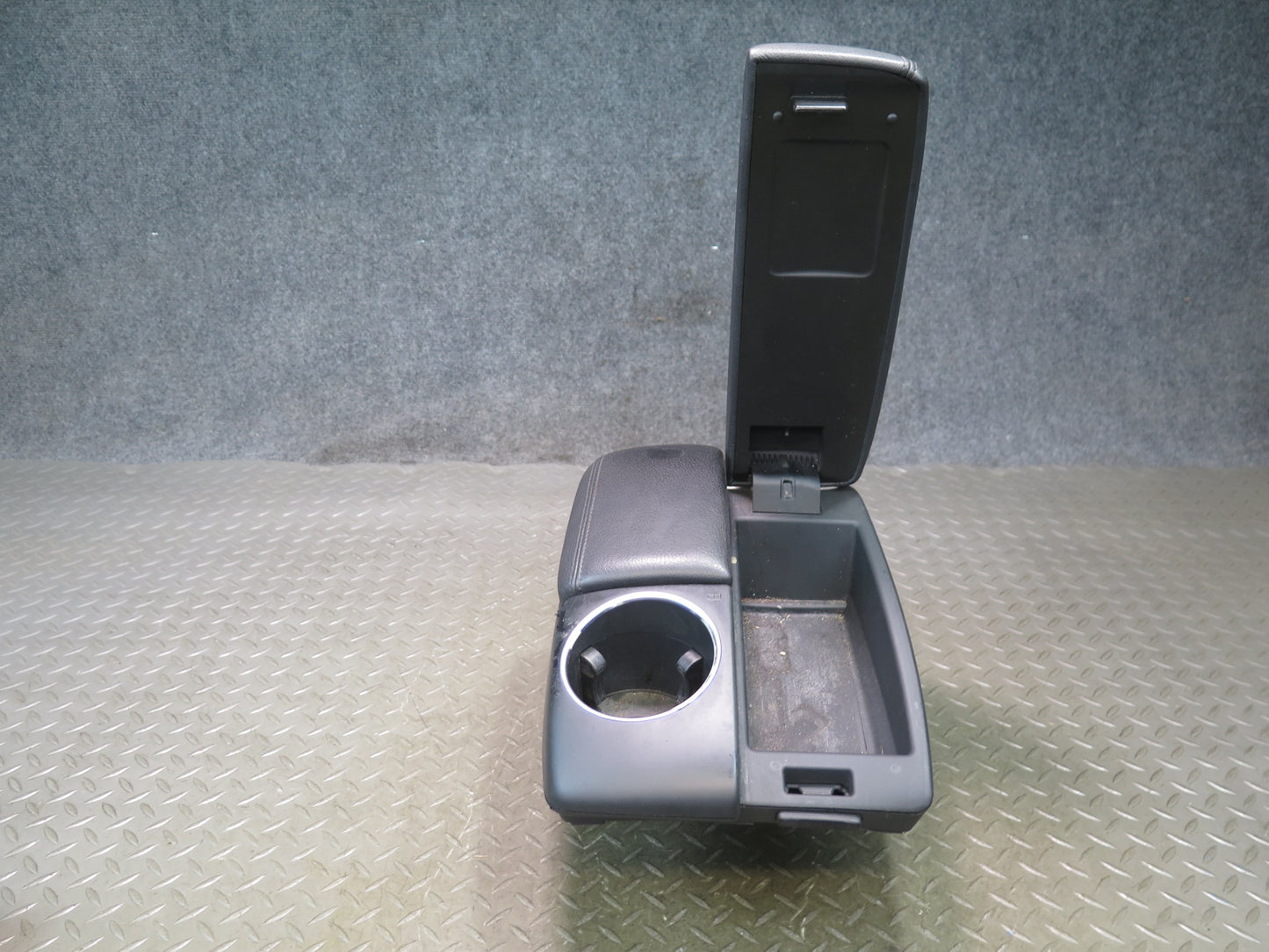 07-15 Audi Q7 4L Center Console Armrest Lid Storage w CUP Holder Black OEM
