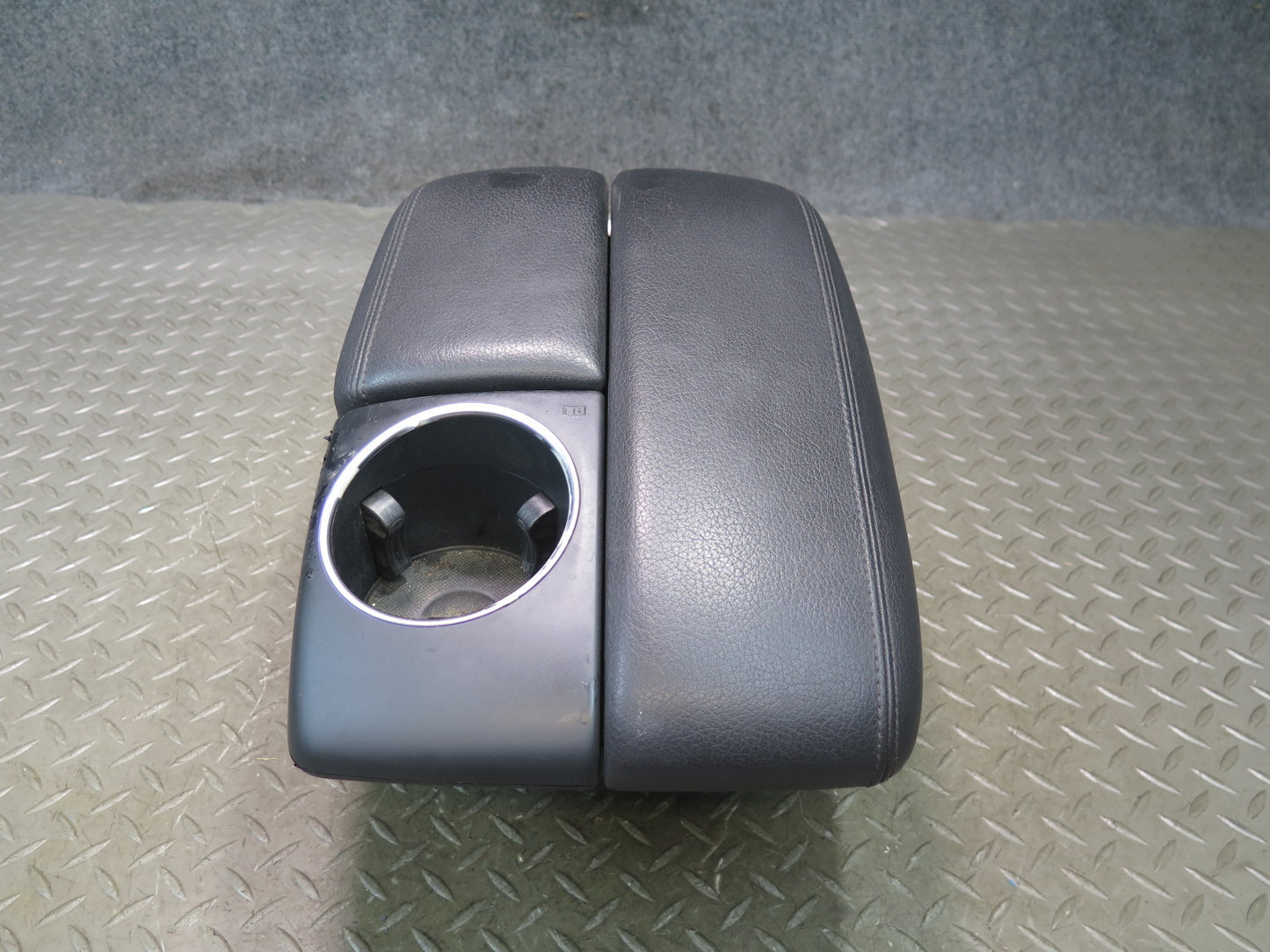 07-15 Audi Q7 4L Center Console Armrest Lid Storage w CUP Holder Black OEM