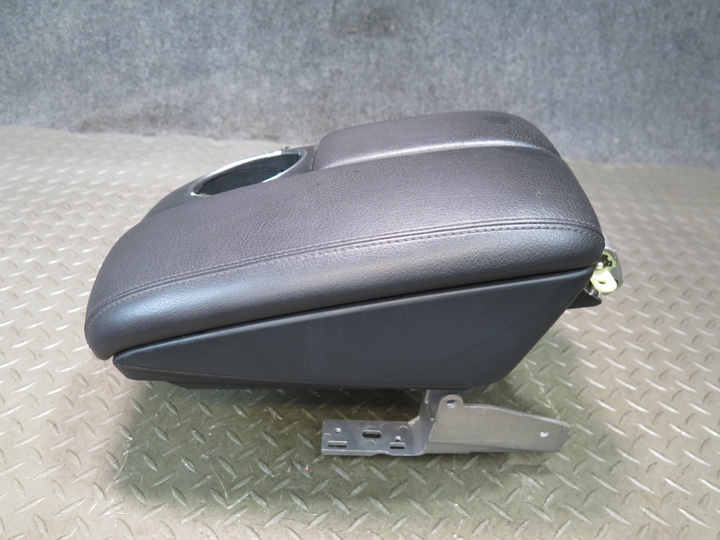07-15 Audi Q7 4L Center Console Armrest Lid Storage w CUP Holder Black OEM