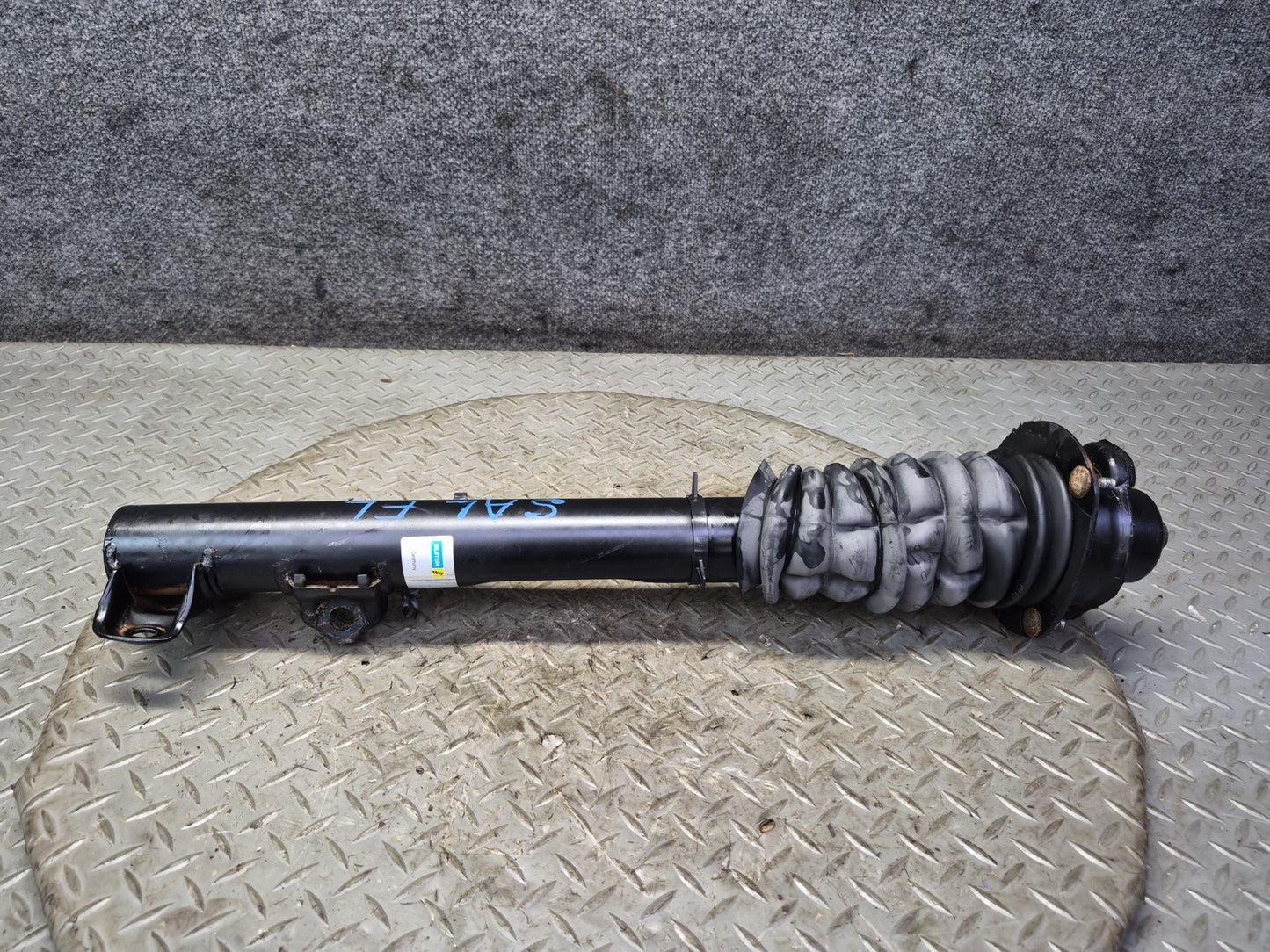 96-02 Mercedes R129 Sl-class RWD Set of 2 Front Bilstein Strut Shock Absorber