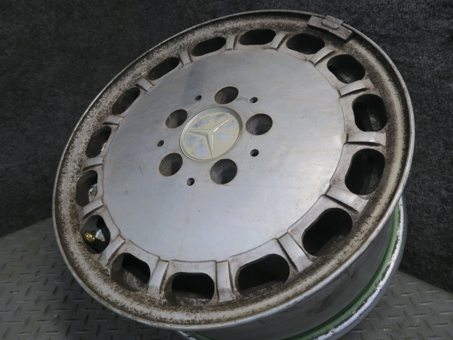 86-89 Mercedes R107 Set of 4 Factory R15 15" Alloy Wheel Rim 15x7J ET25 OEM