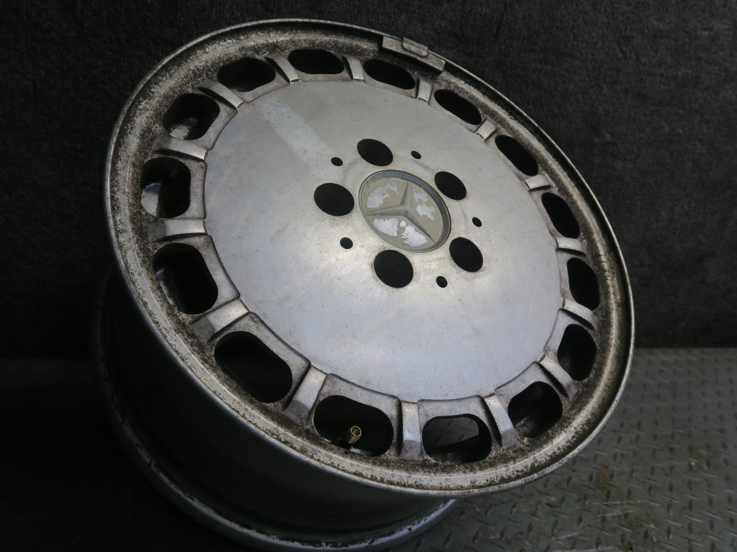 86-89 Mercedes R107 Set of 4 Factory R15 15" Alloy Wheel Rim 15x7J ET25 OEM