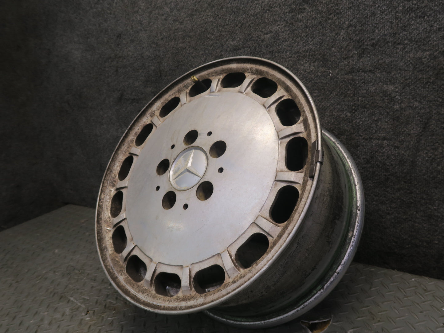 86-89 Mercedes R107 Set of 4 Factory R15 15" Alloy Wheel Rim 15x7J ET25 OEM