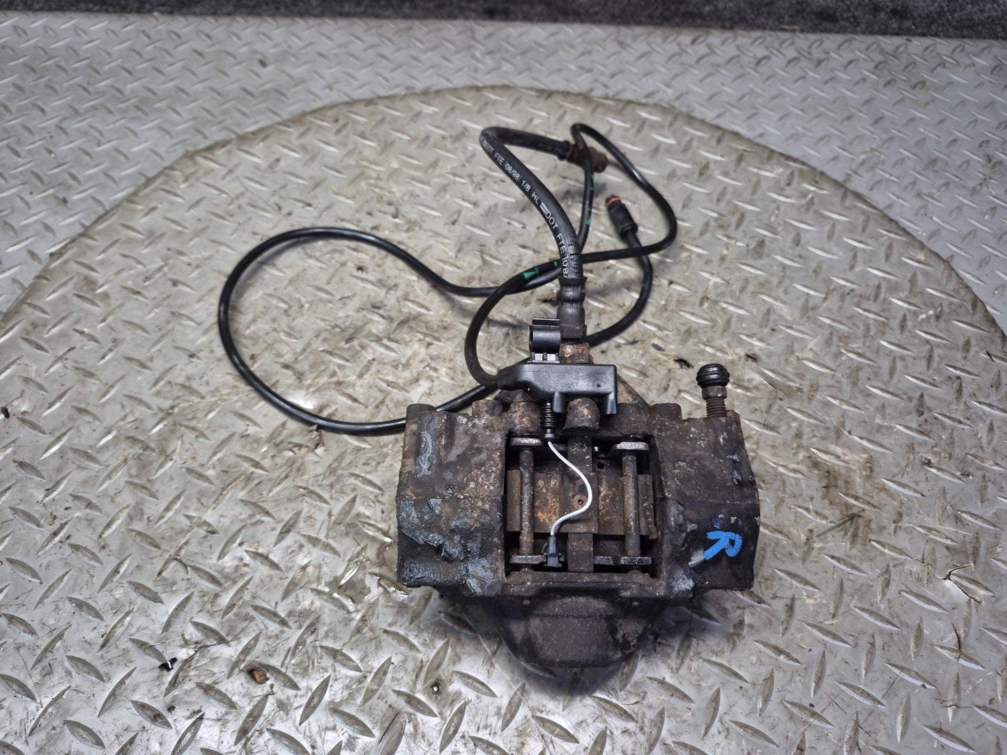 99-02 Mercedes R129 SL500 Set of 2 Rear Left & Right Brake Caliper OEM