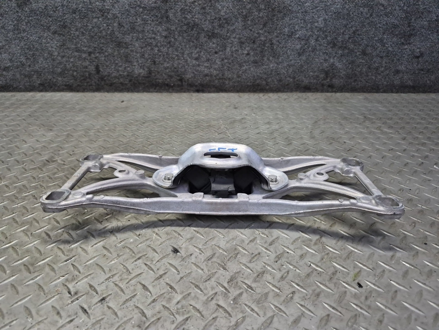 02-05 Ford Thunderbird A/T Transmission  Mount Bracket Support XW43-5060-AA OEM