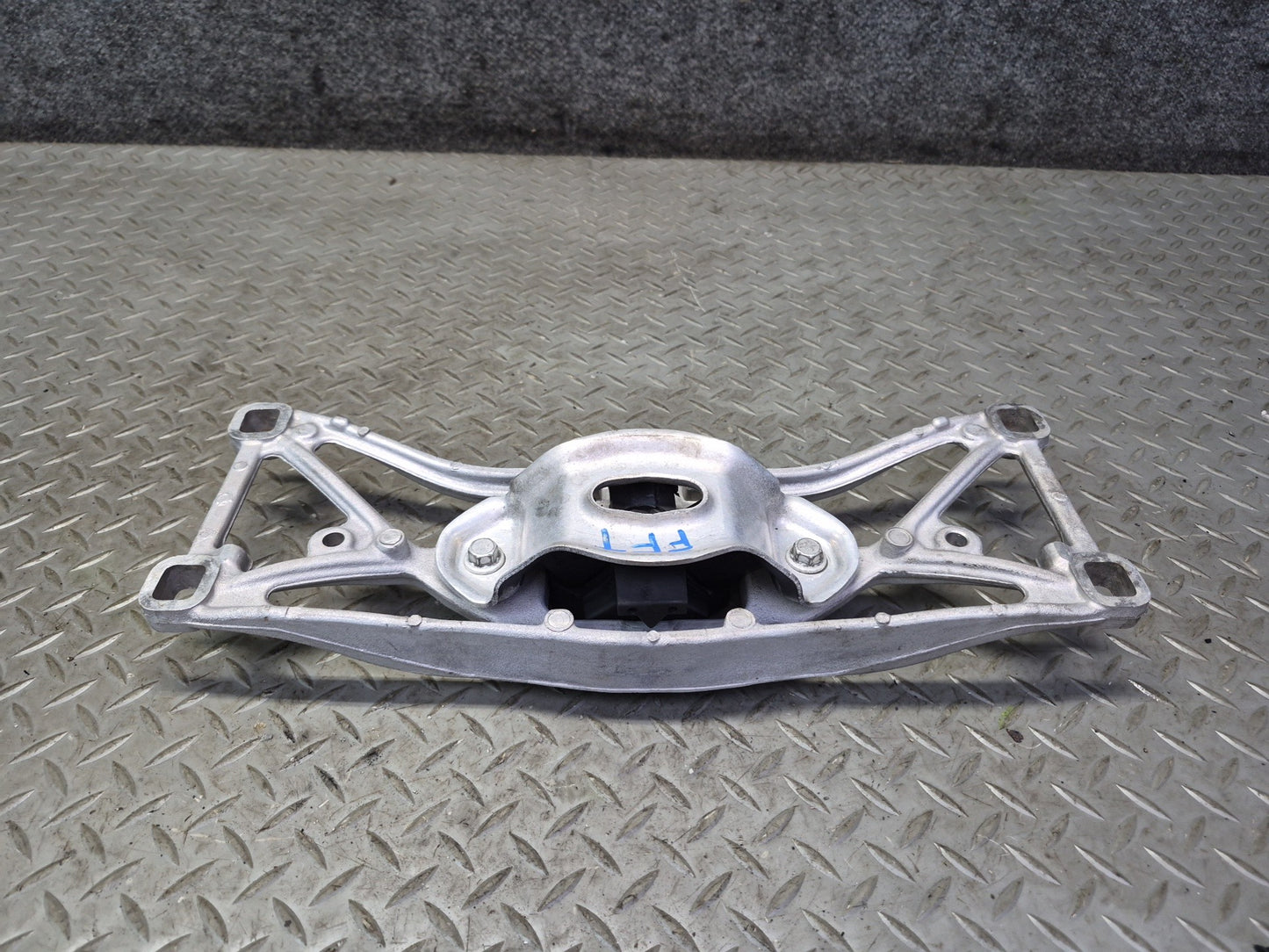 02-05 Ford Thunderbird A/T Transmission  Mount Bracket Support XW43-5060-AA OEM