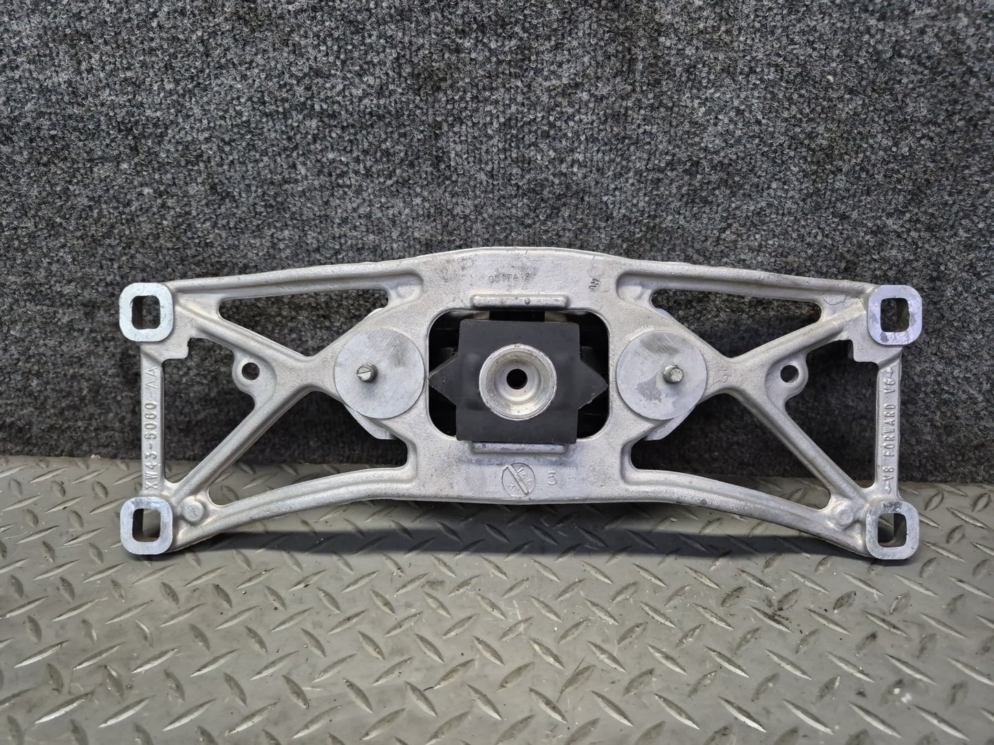 02-05 Ford Thunderbird A/T Transmission  Mount Bracket Support XW43-5060-AA OEM