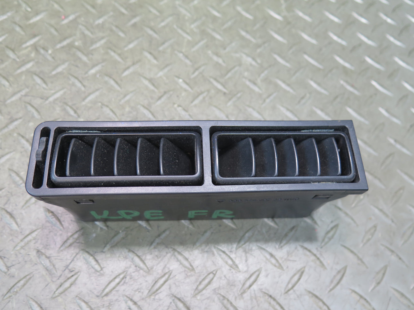 1984-1986 Porsche 928 S Front Right Side Door Panel Air Vent