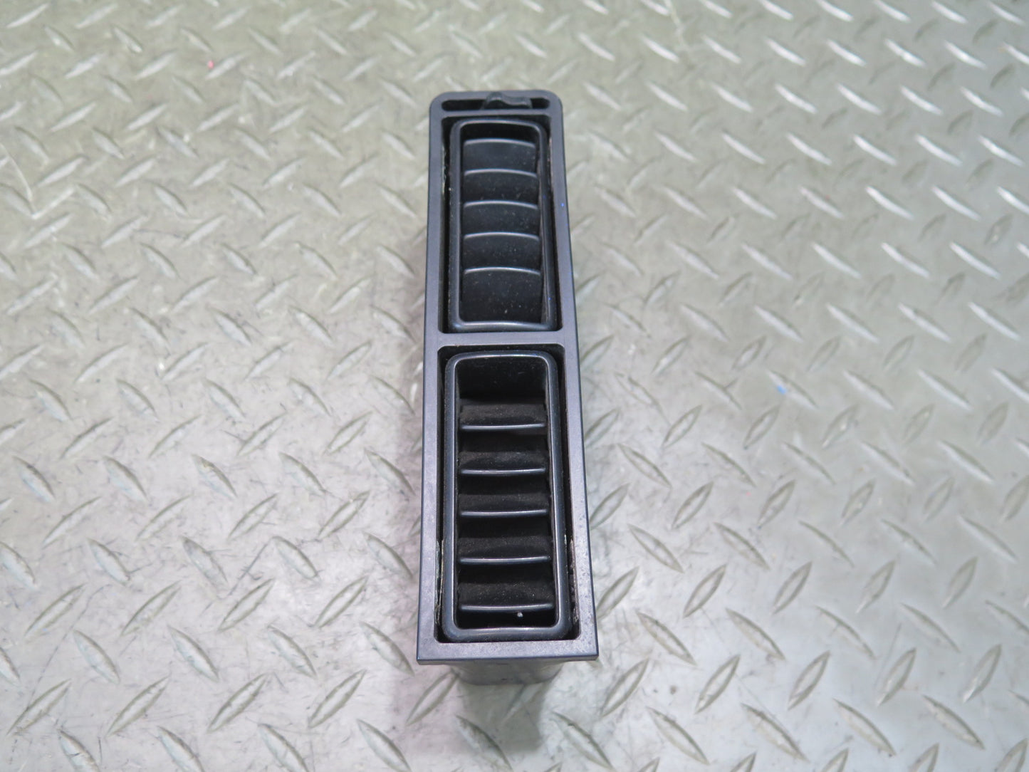 1984-1986 Porsche 928 S Front Right Side Door Panel Air Vent