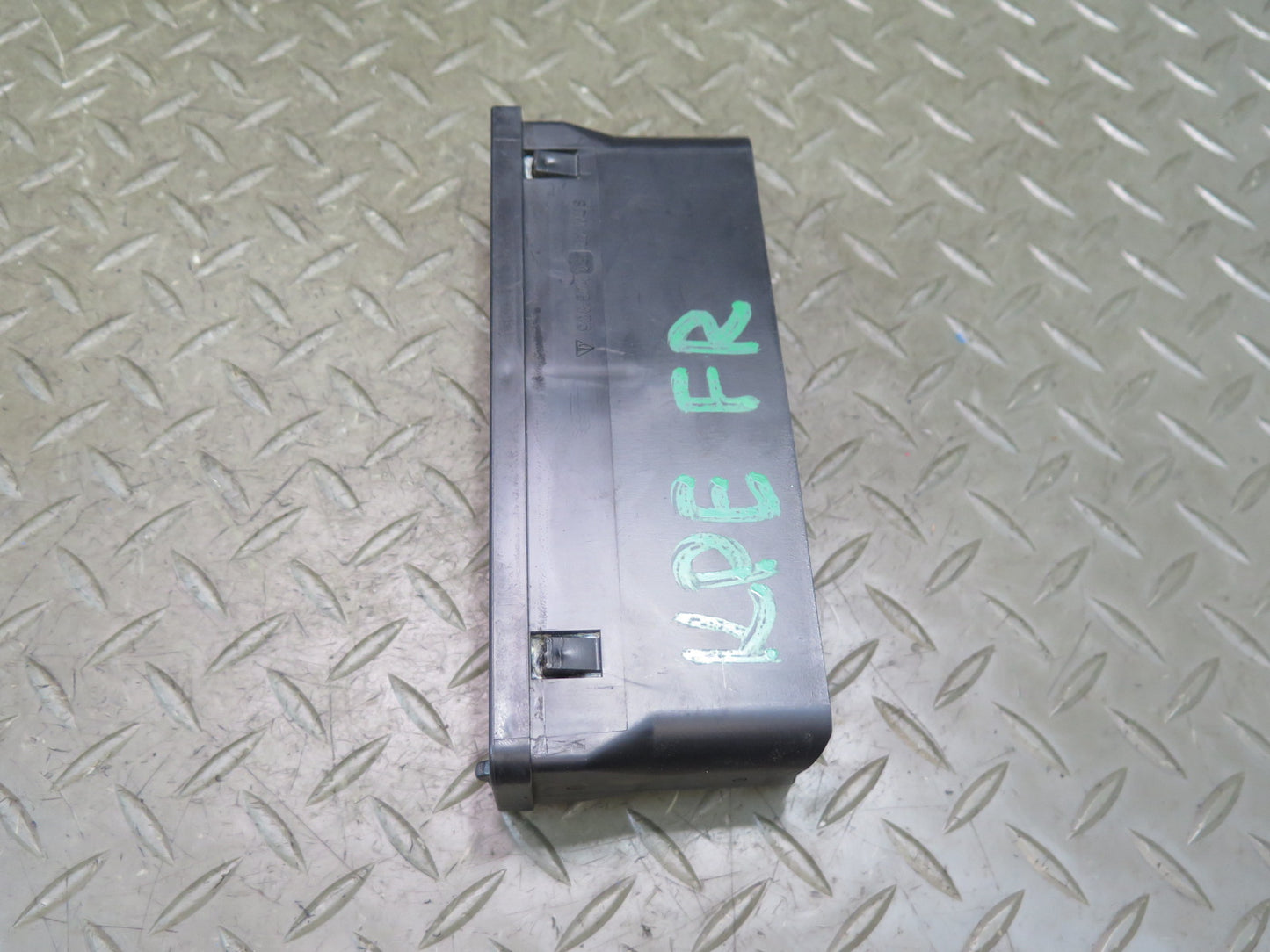 1984-1986 Porsche 928 S Front Right Side Door Panel Air Vent
