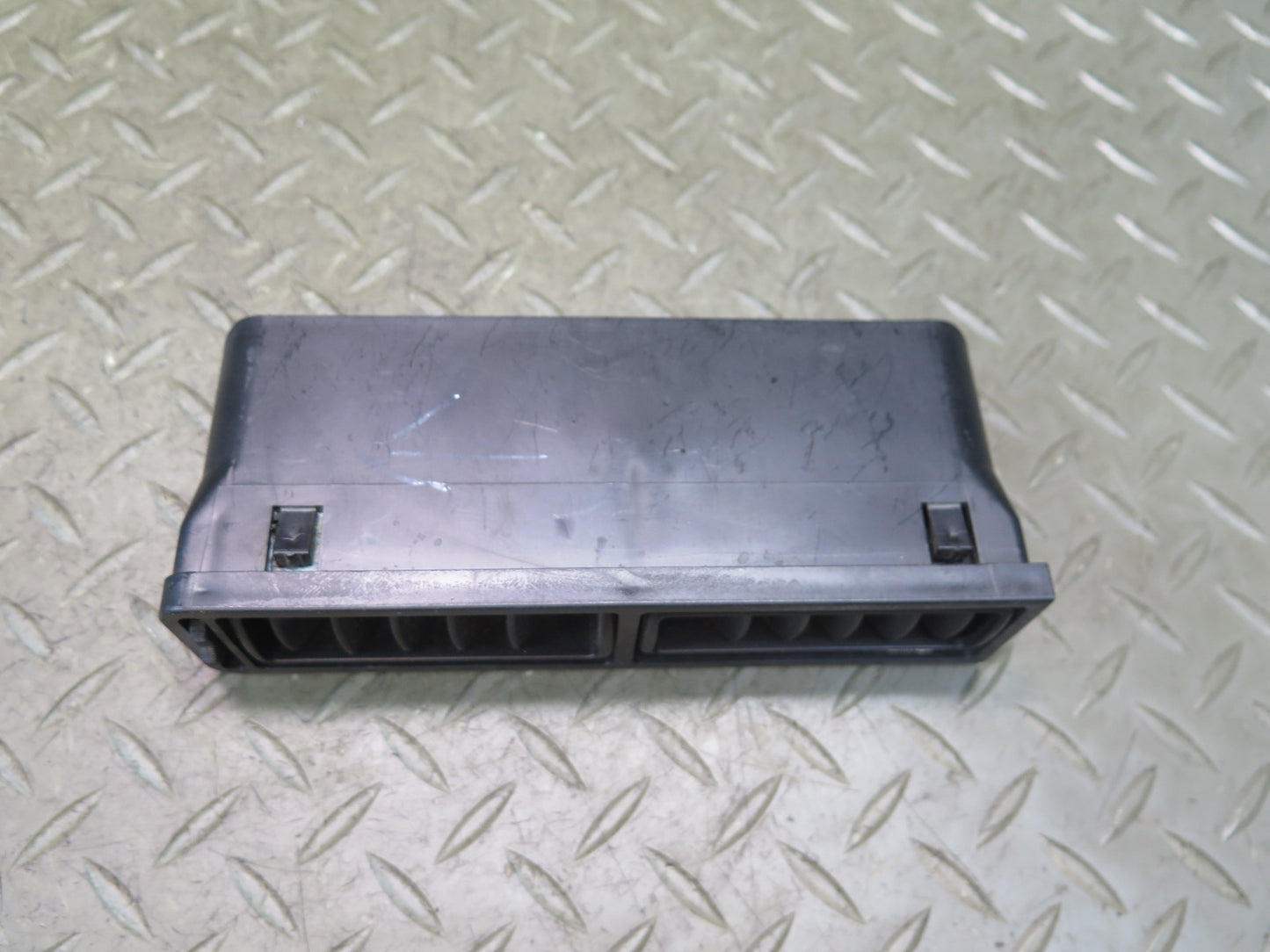 1984-1986 Porsche 928 S Front Right Side Door Panel Air Vent