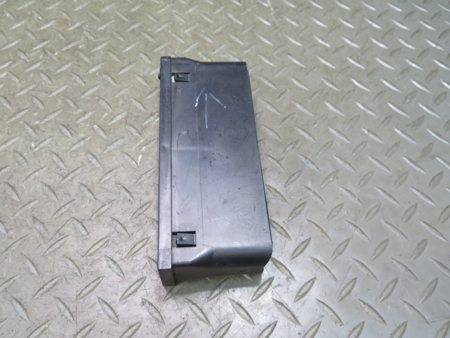 1984-1986 Porsche 928 S Front Right Side Door Panel Air Vent