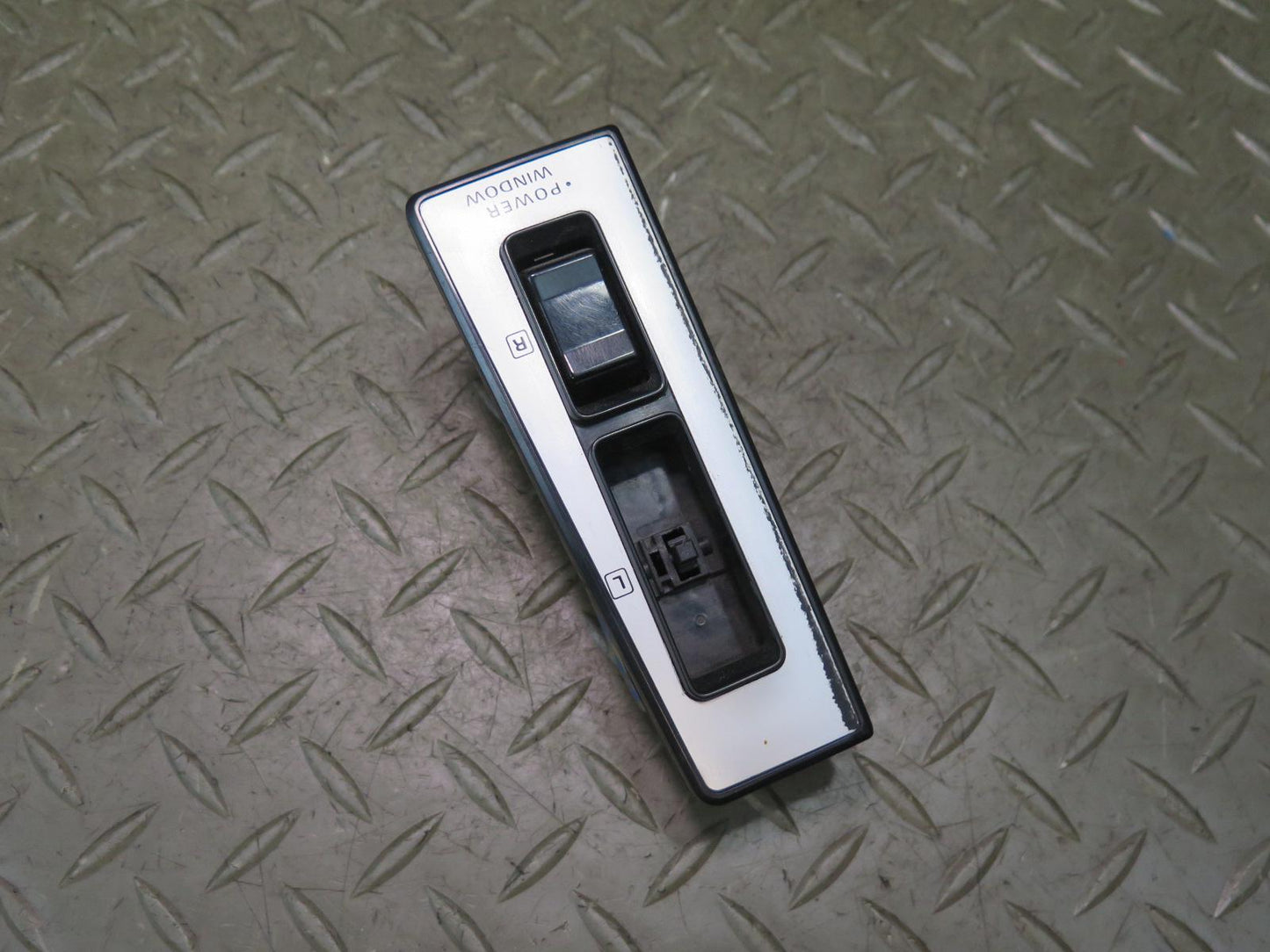 85-88 Nissan Z31 300ZX 2+0 Left Door Master Power Window Switch 25401-19P00 OEM