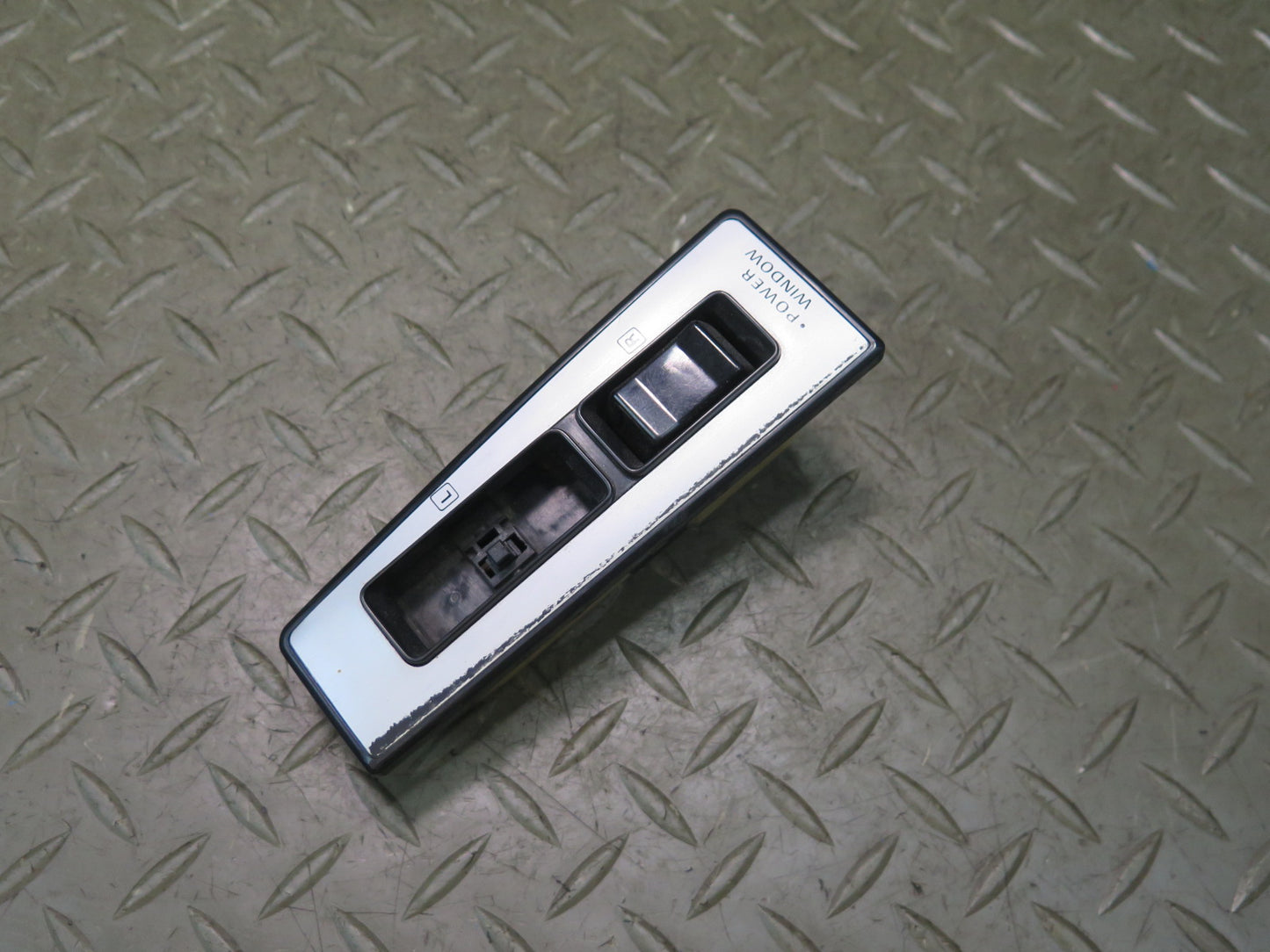 85-88 Nissan Z31 300ZX 2+0 Left Door Master Power Window Switch 25401-19P00 OEM