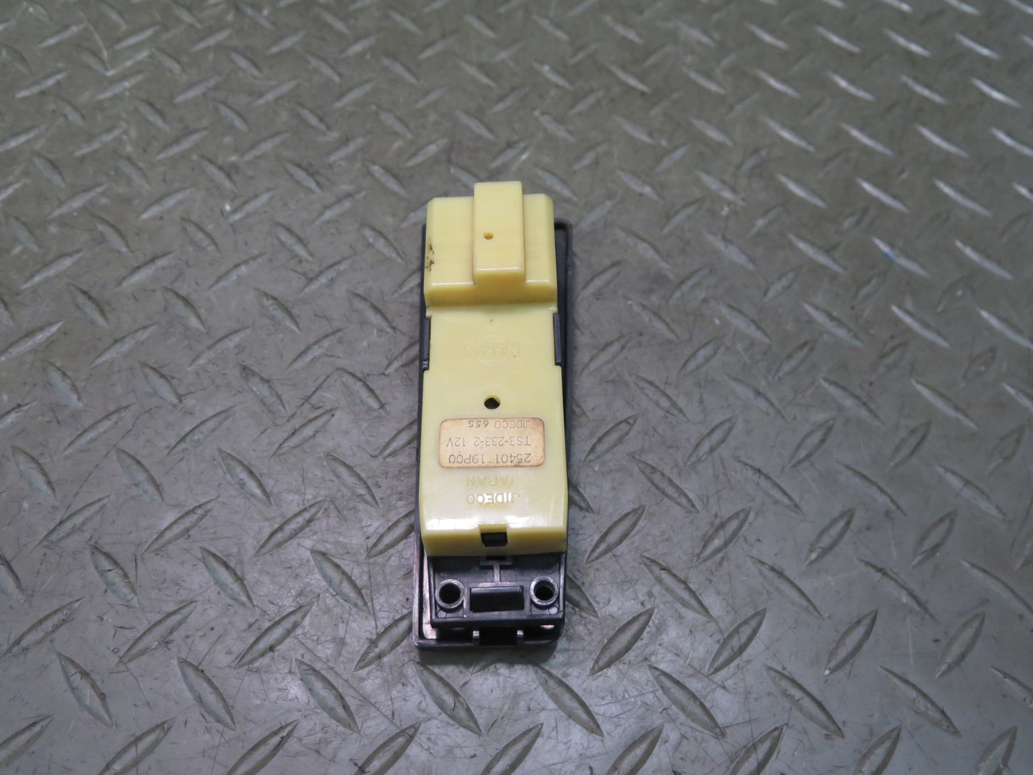 85-88 Nissan Z31 300ZX 2+0 Left Door Master Power Window Switch 25401-19P00 OEM