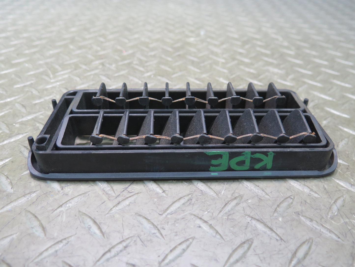 1984-1986 Porsche 928 S Front Center Console Dash Air Vent Grille