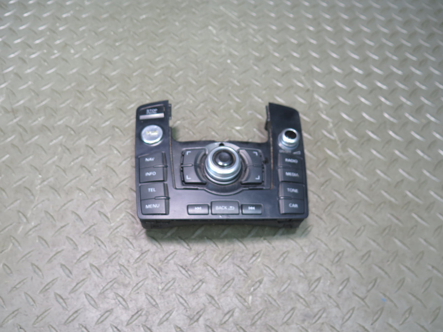 12-15 Audi 4L Q7 Front Center Console GPS Navi Radio Multimedia Switch OEM