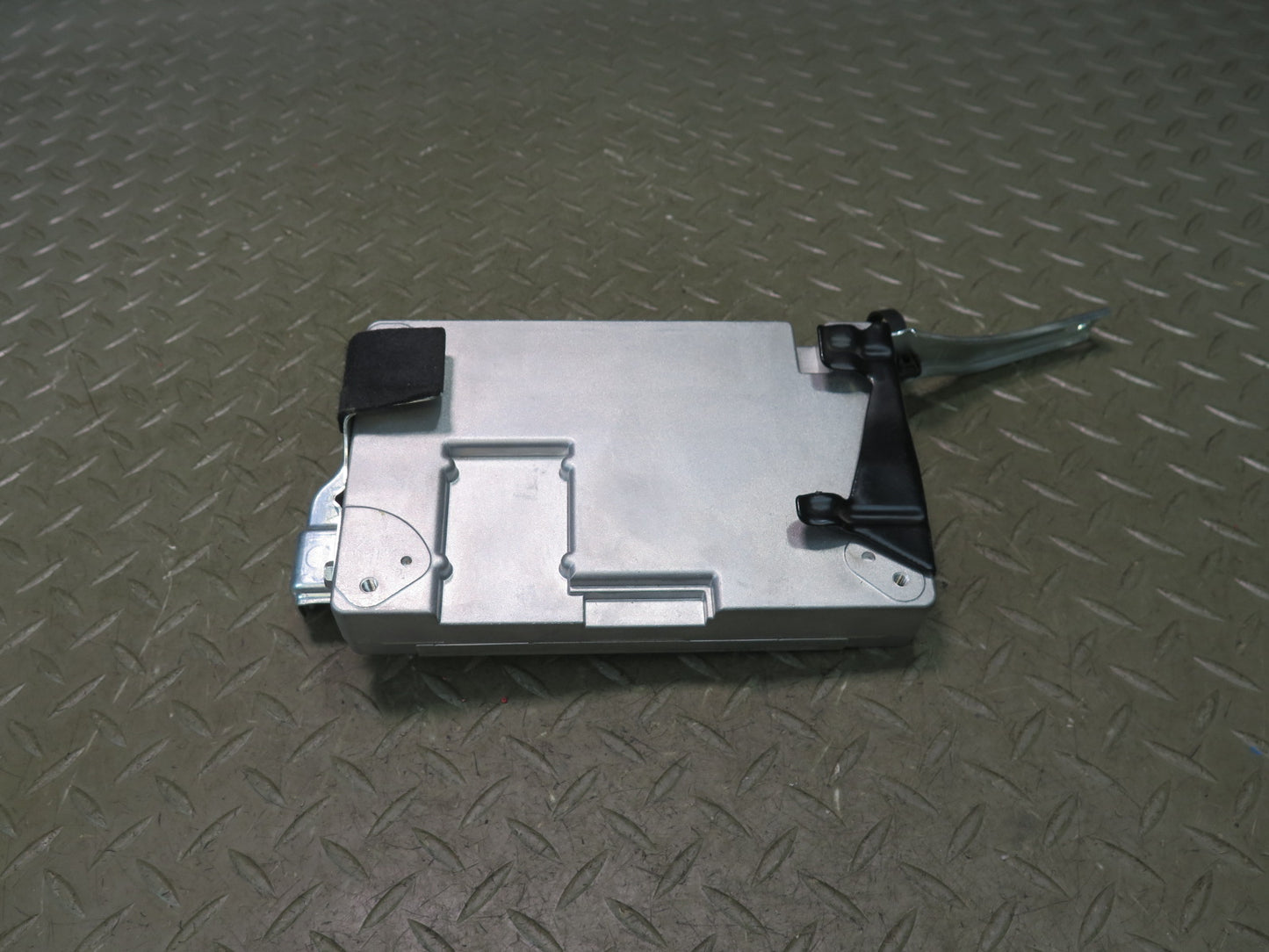07-09 Lexus UVF46L LS600h LS460 Mayday Communication Control Module OEM