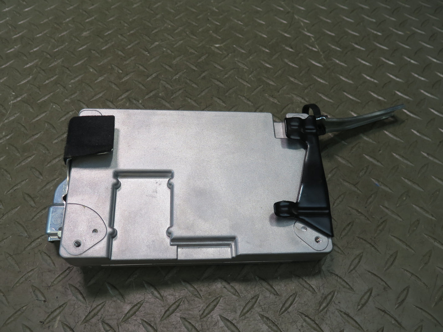 07-09 Lexus UVF46L LS600h LS460 Mayday Communication Control Module OEM
