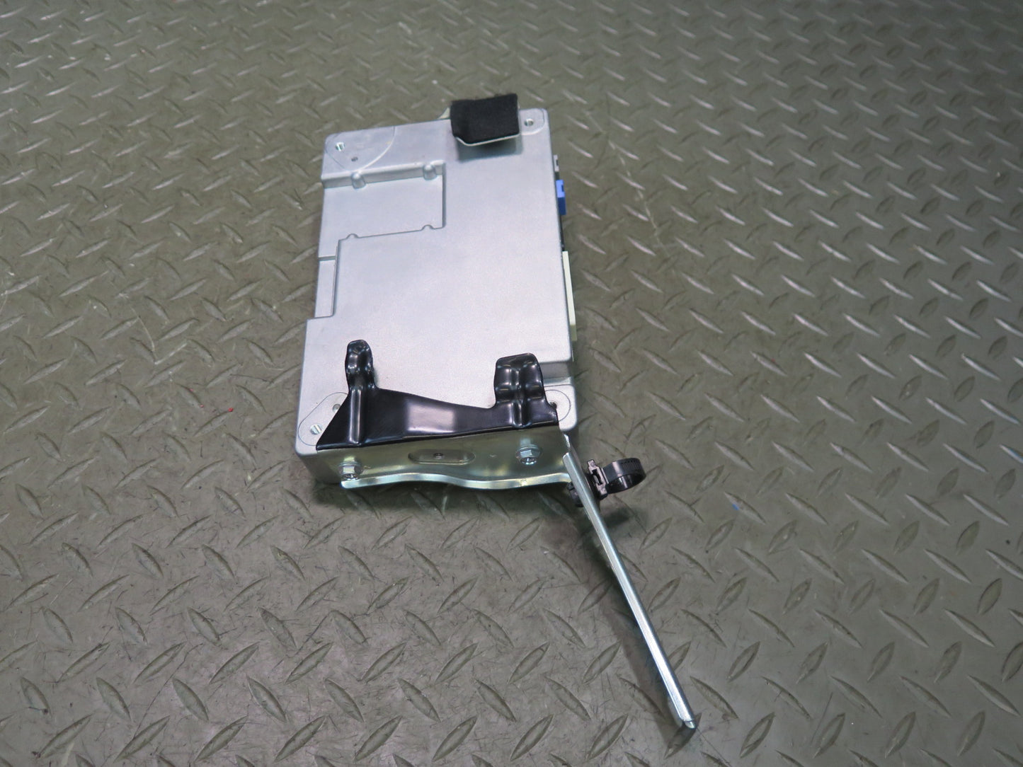 07-09 Lexus UVF46L LS600h LS460 Mayday Communication Control Module OEM