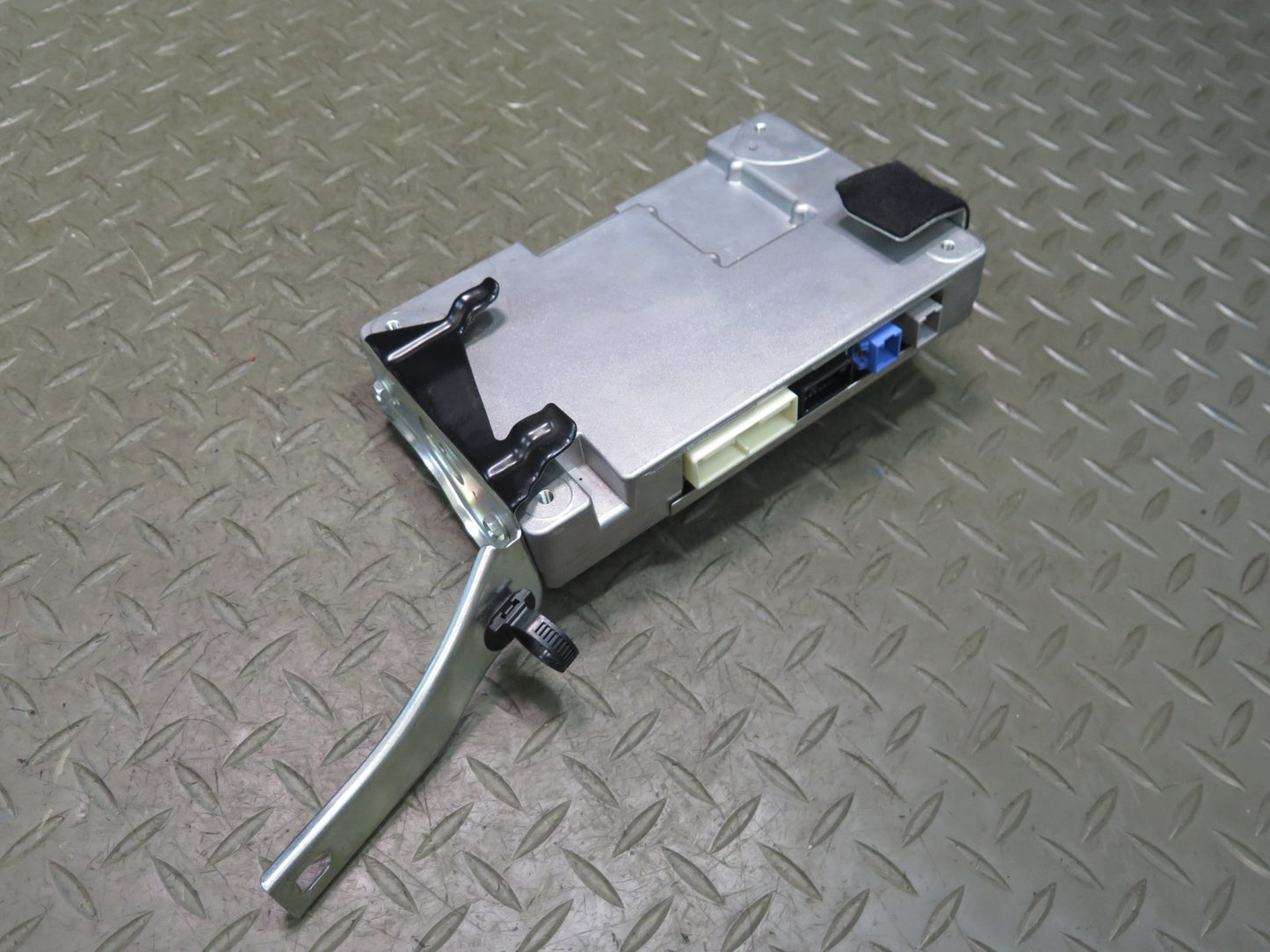 07-09 Lexus UVF46L LS600h LS460 Mayday Communication Control Module OEM