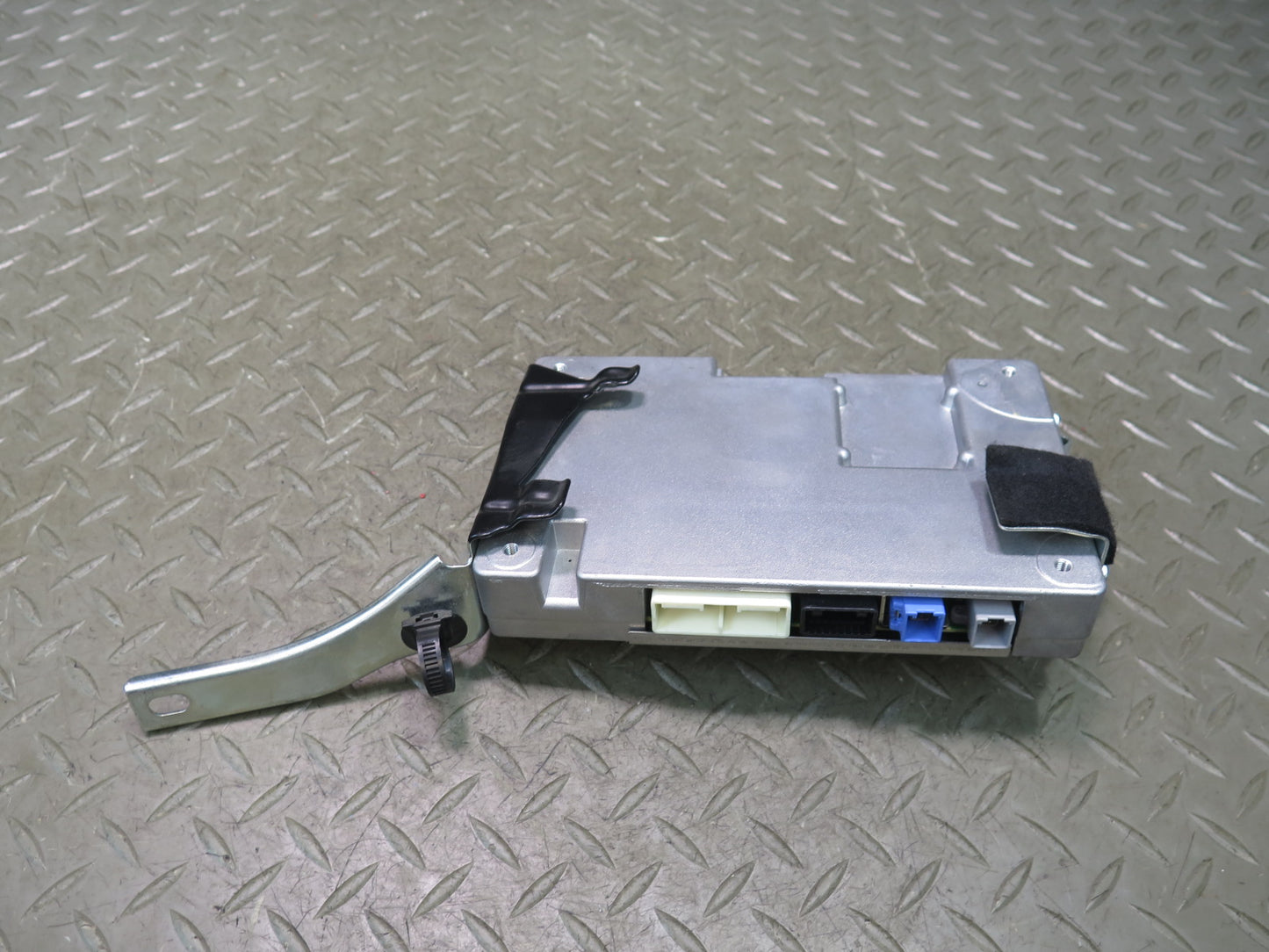 07-09 Lexus UVF46L LS600h LS460 Mayday Communication Control Module OEM