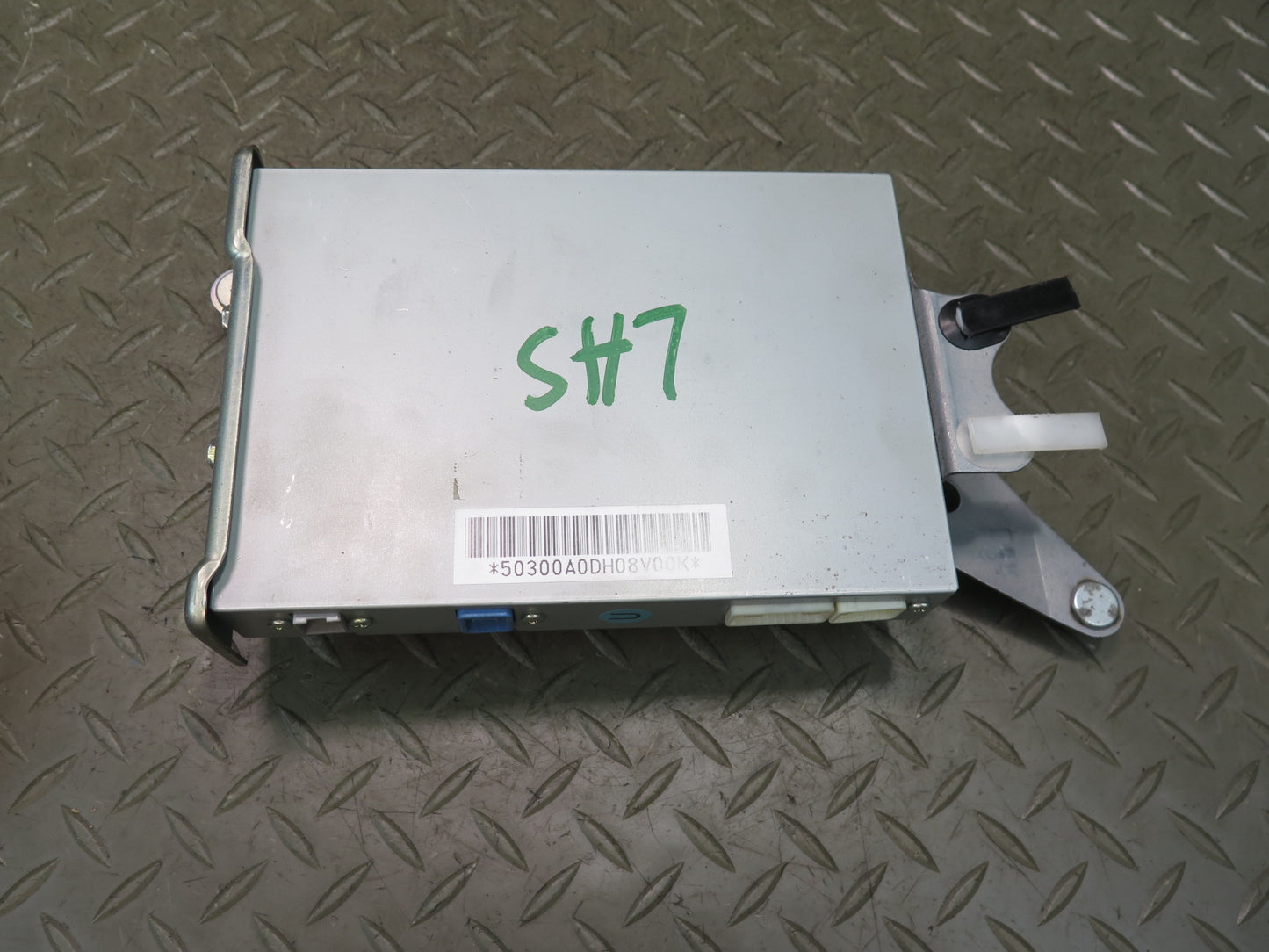 07-09 Lexus UVF46L LS600h LS460 Radio Satellite Receiver Module 86180-50300 OEM