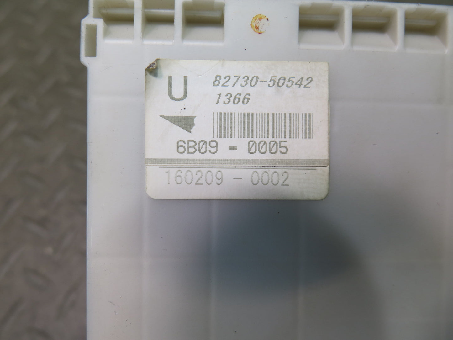 08-12 Lexus UVF46L LS600h LS460 Front Left Interior Cabin Fuse Relay Box Module