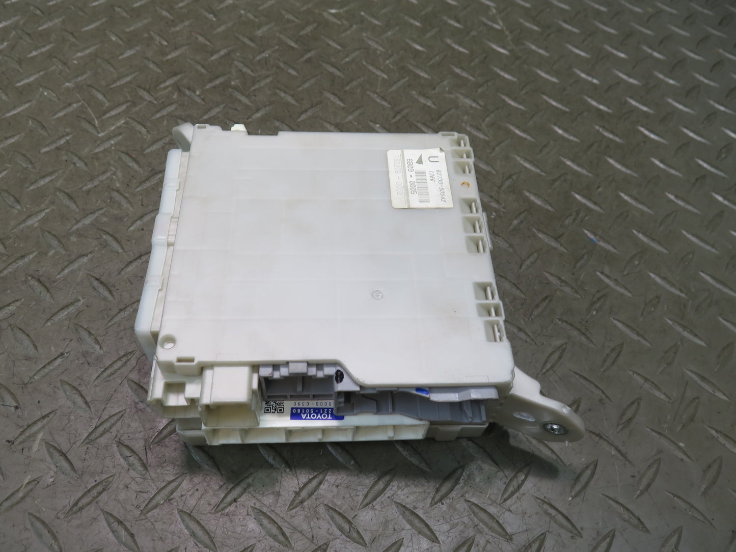 08-12 Lexus UVF46L LS600h LS460 Front Left Interior Cabin Fuse Relay Box Module