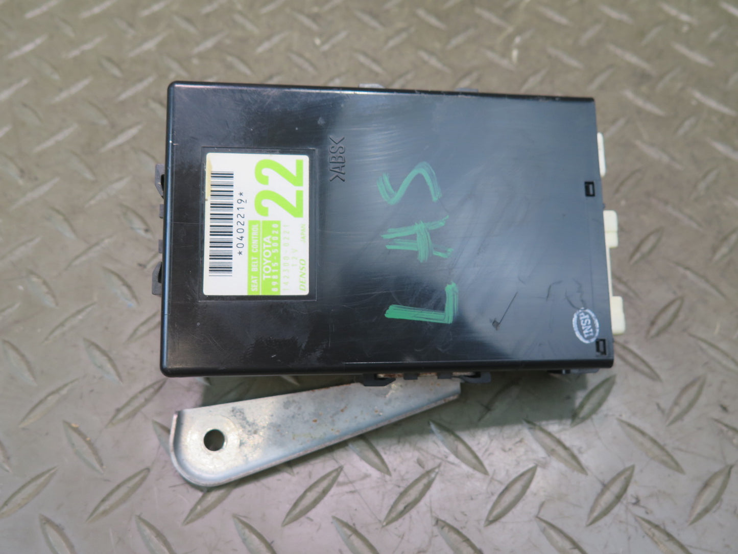 07-12 Lexus LS600h LS460 Seat Belt Seatbelt Control Module 89815-50020 OEM