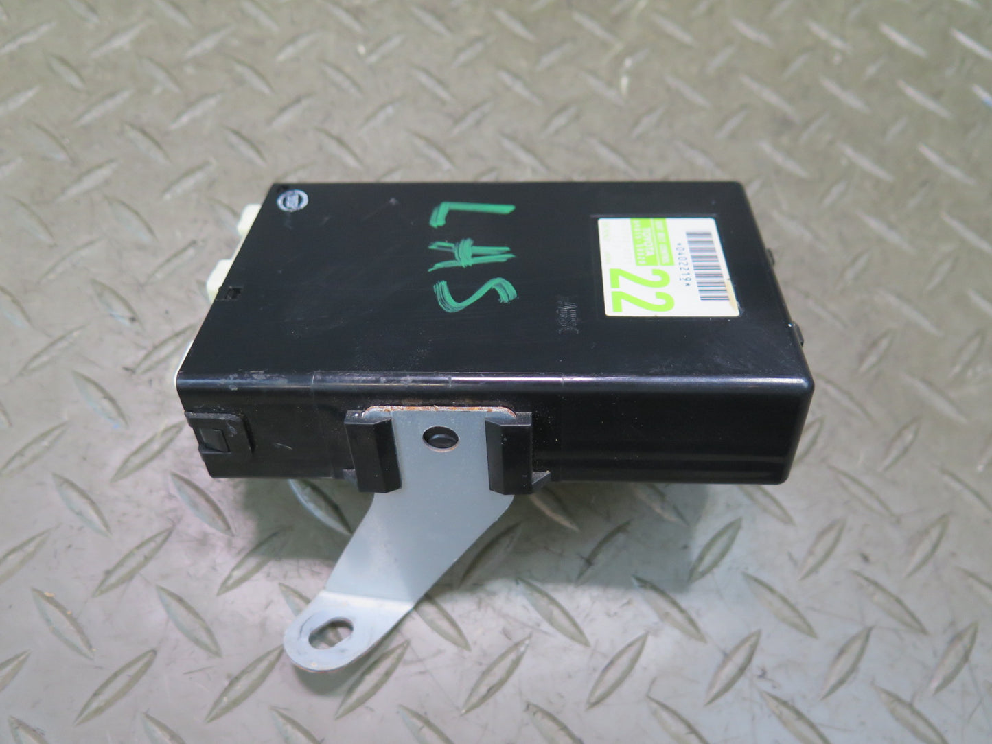 07-12 Lexus LS600h LS460 Seat Belt Seatbelt Control Module 89815-50020 OEM
