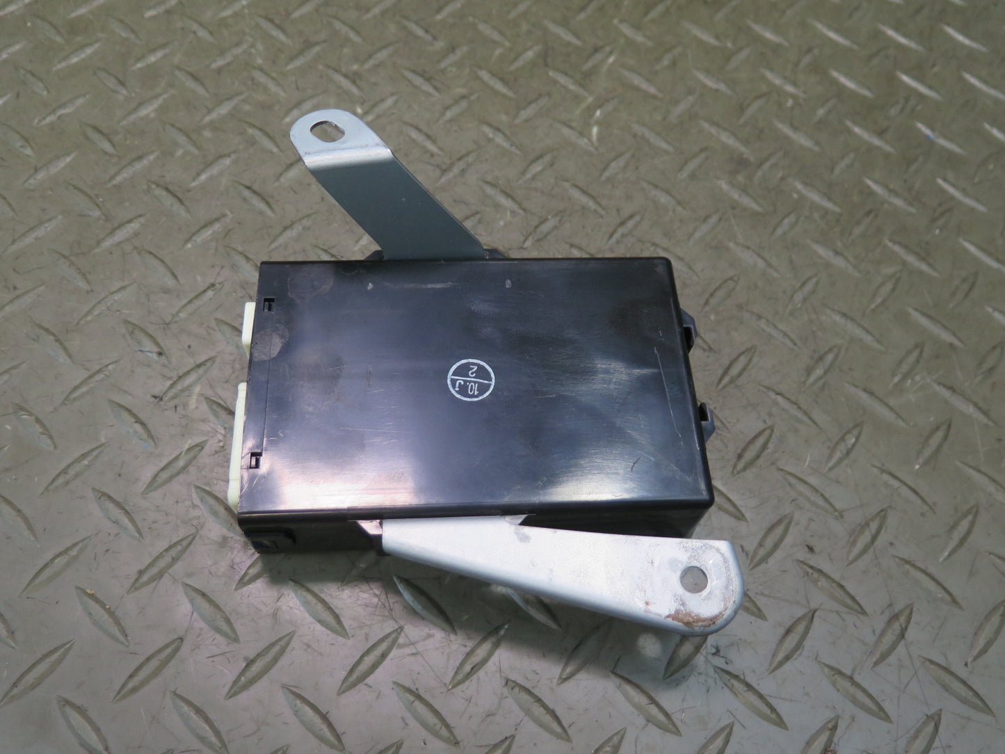 07-12 Lexus LS600h LS460 Seat Belt Seatbelt Control Module 89815-50020 OEM
