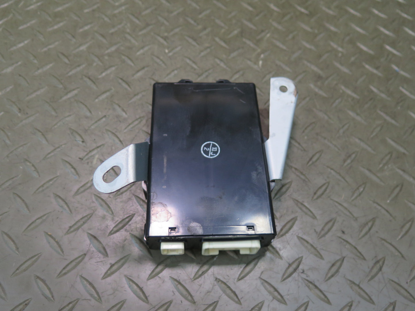 07-12 Lexus LS600h LS460 Seat Belt Seatbelt Control Module 89815-50020 OEM