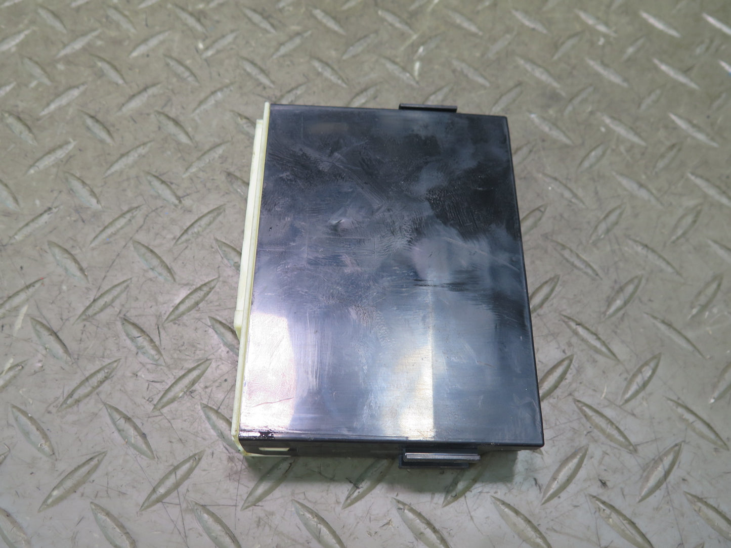 07-09 Lexus UVF46L LS600h LS460 Multiplex Network Control Module 89219-50051 OEM