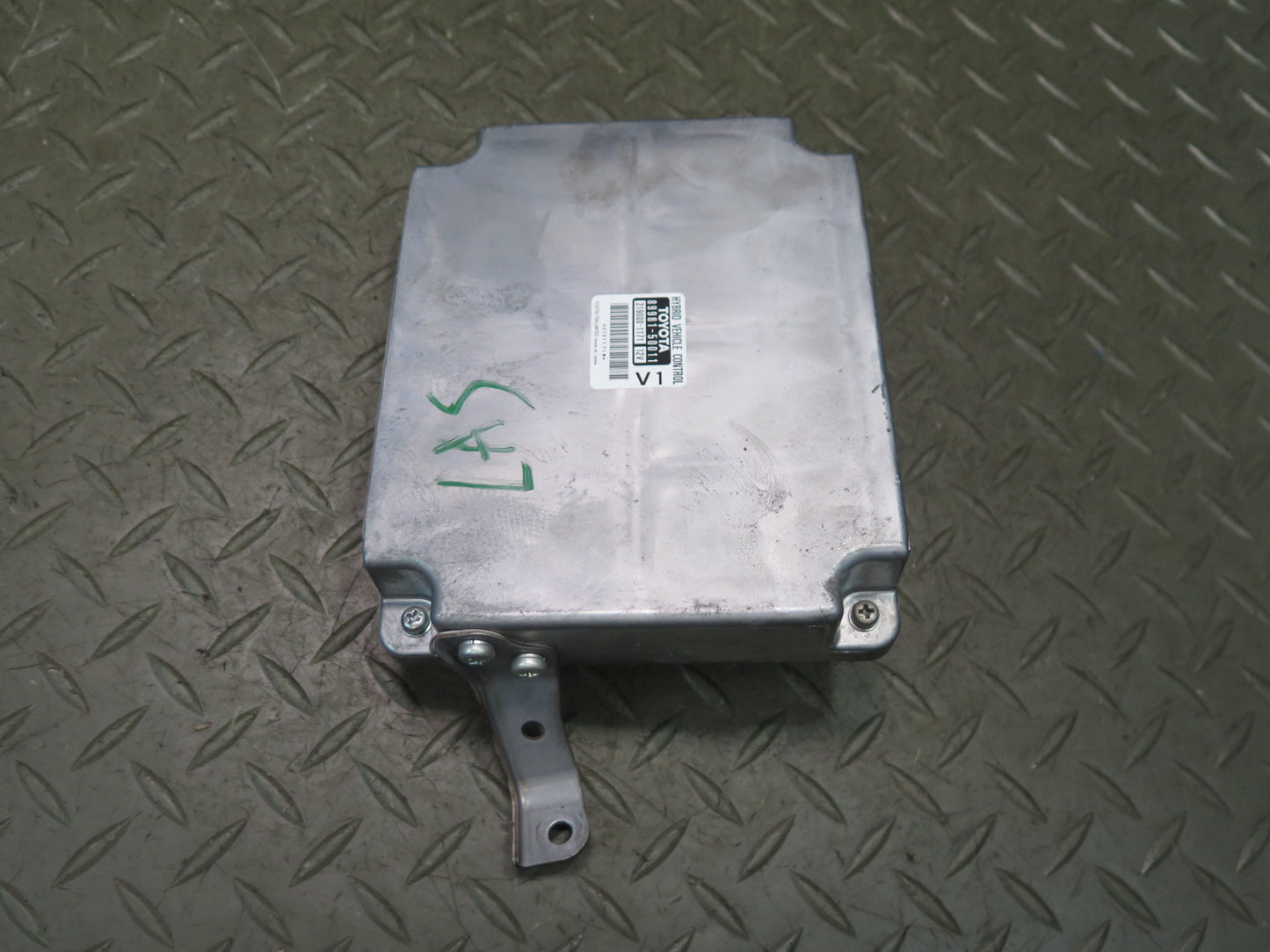 2008 Lexus UVF46L LS600h Hybrid Engine ECU ECM Computer Control Module OEM