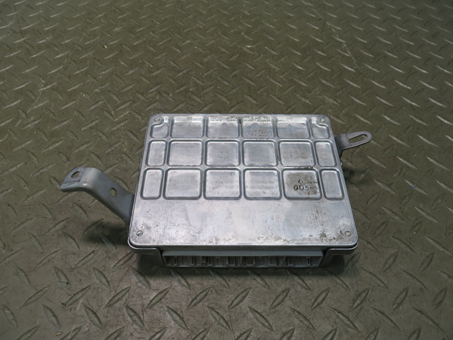2008 Lexus UVF46L LS600h Hybrid Engine ECU ECM Computer Control Module OEM