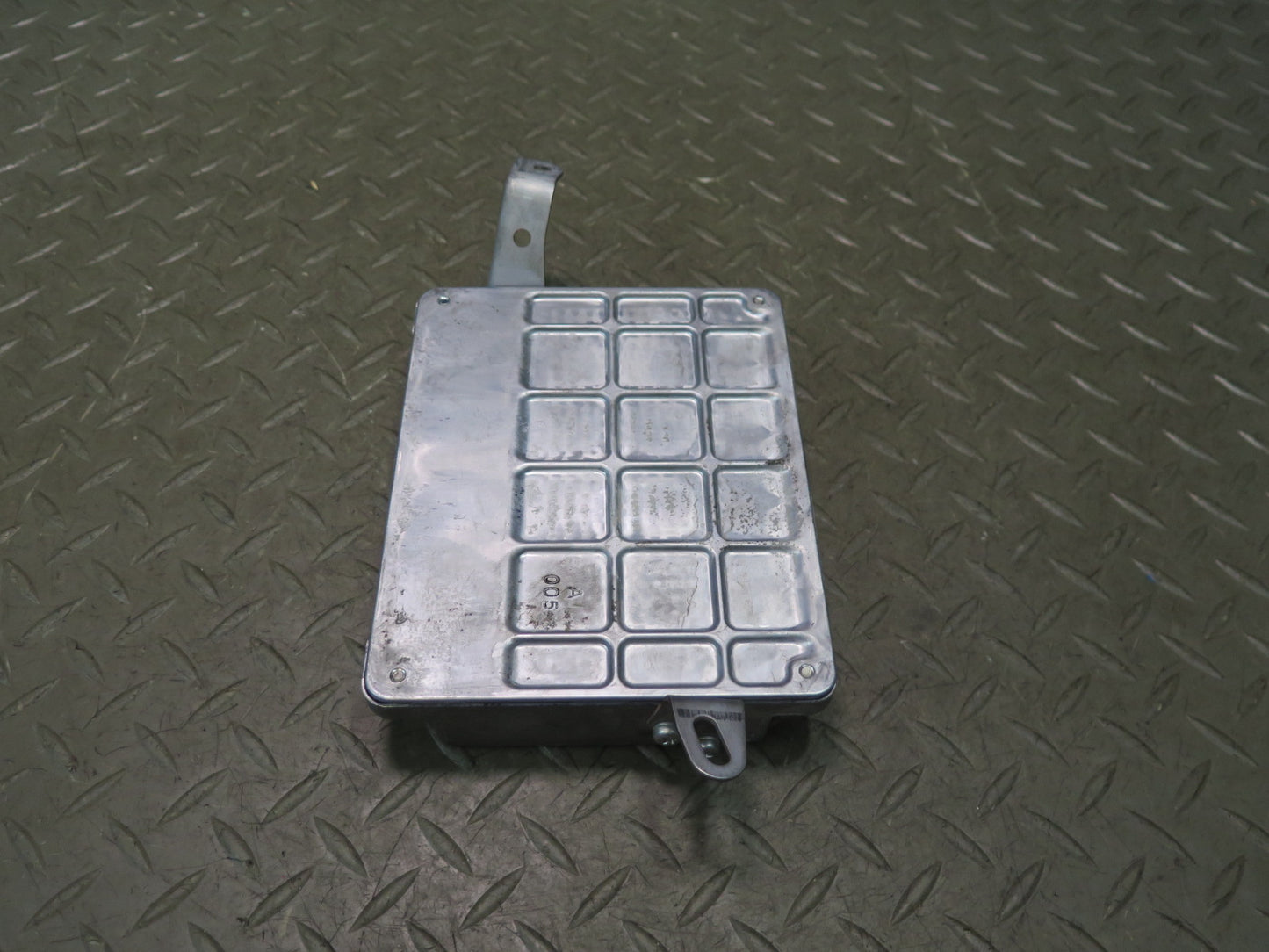 2008 Lexus UVF46L LS600h Hybrid Engine ECU ECM Computer Control Module OEM