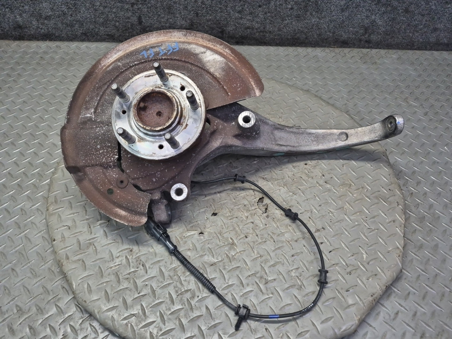 02-05 Ford Thunderbird Front Left Spindle Knuckle Wheel Hub Bearing OEM