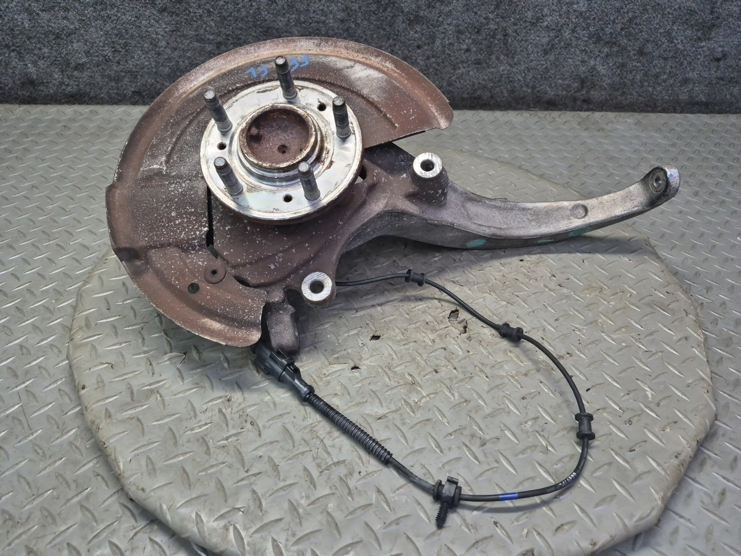 02-05 Ford Thunderbird Front Left Spindle Knuckle Wheel Hub Bearing OEM