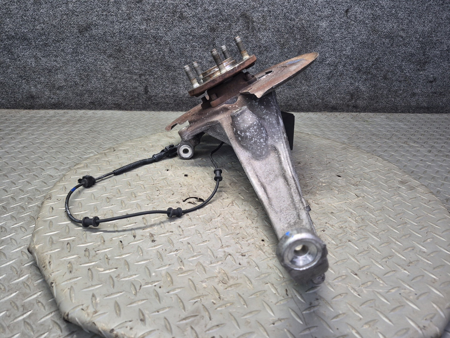 02-05 Ford Thunderbird Front Left Spindle Knuckle Wheel Hub Bearing OEM