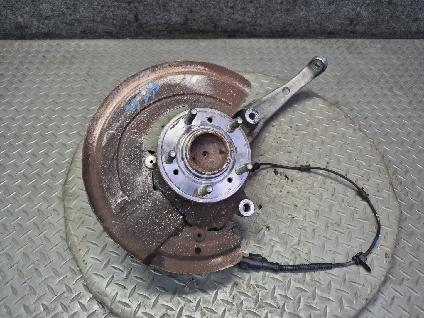 02-05 Ford Thunderbird Front Left Spindle Knuckle Wheel Hub Bearing OEM