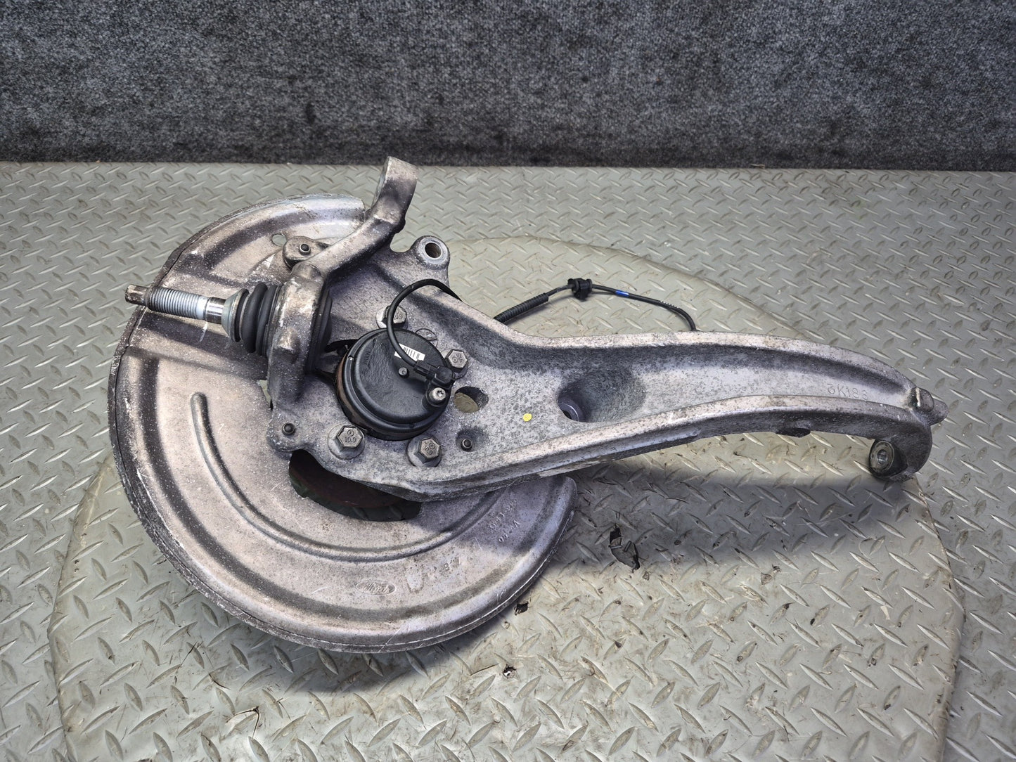 02-05 Ford Thunderbird Front Left Spindle Knuckle Wheel Hub Bearing OEM